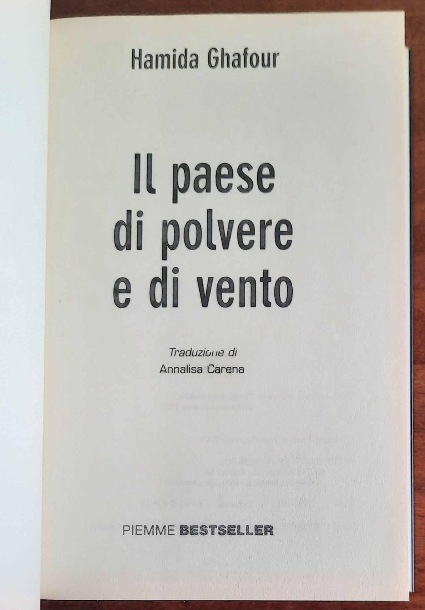 Il paese di polvere e di vento - di Hamida Ghafour