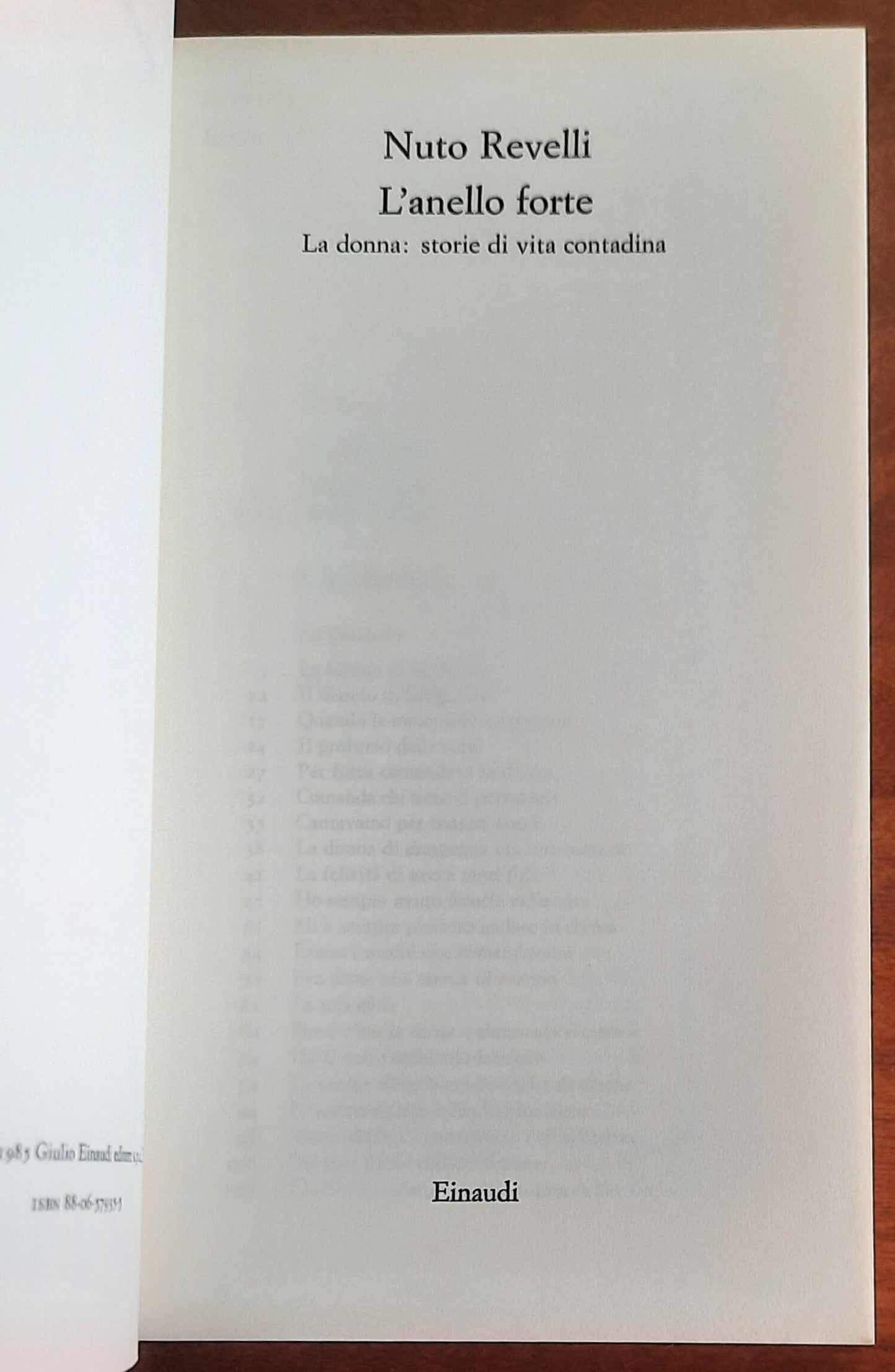 L’anello forte. La donna storie di vita contadina - di Nuto Revelli