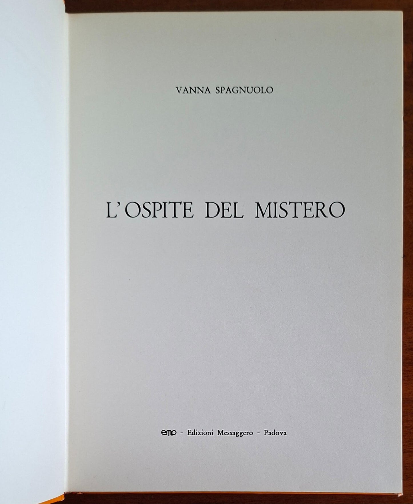 L'ospite del mistero - Vanna Spagnuolo - Emp