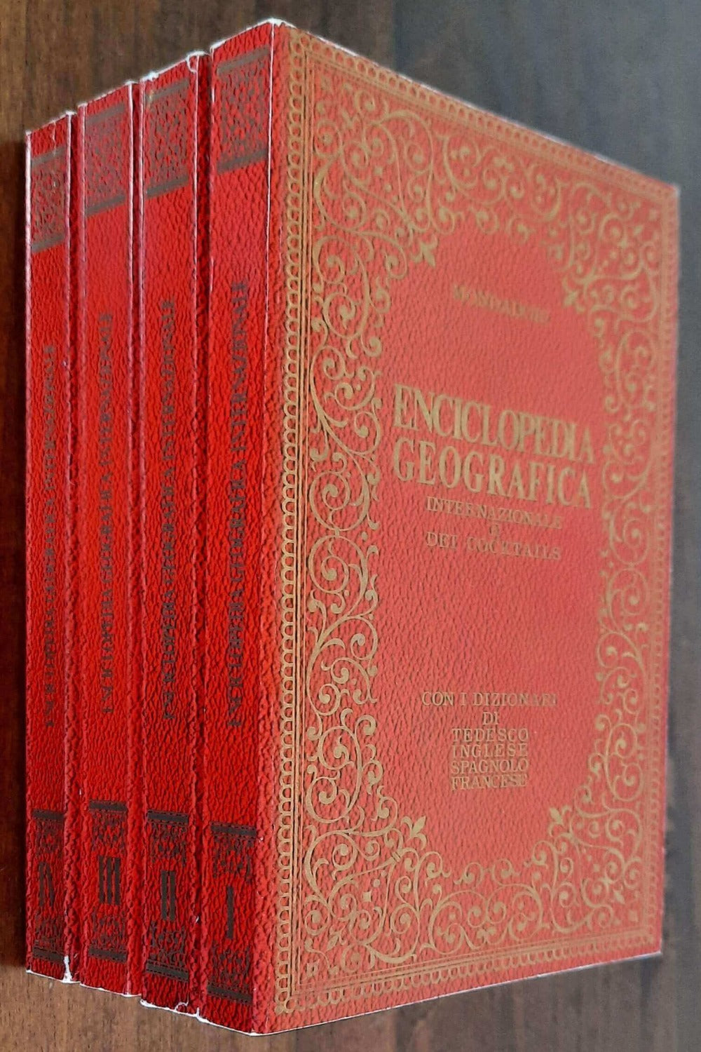 Enciclopedia geografica internazionale e dei cocktails - in 4 volumetti - Libreria Biellese