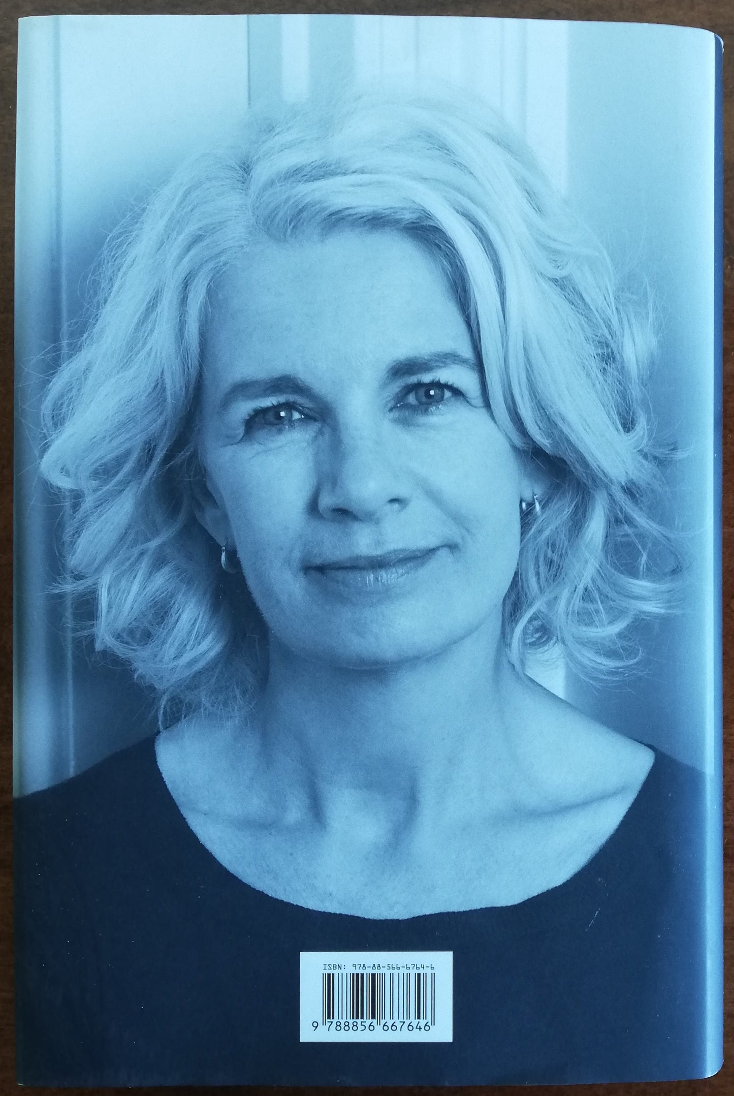 La segretaria. Ti osserva Ti ascolta Sa tutto di te.