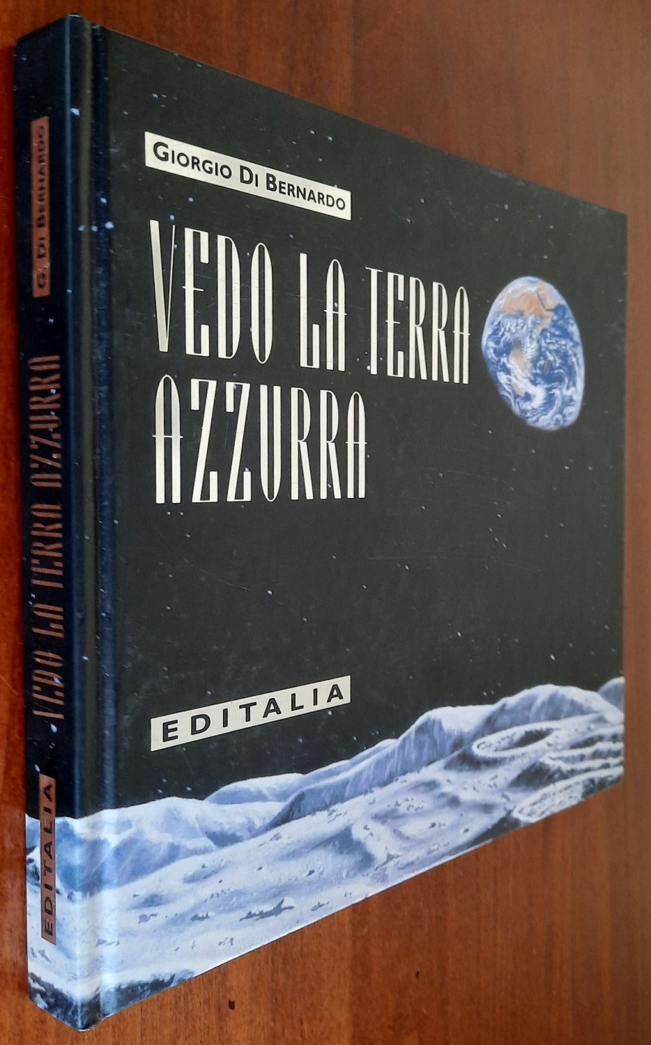 Vedo la terra azzurra