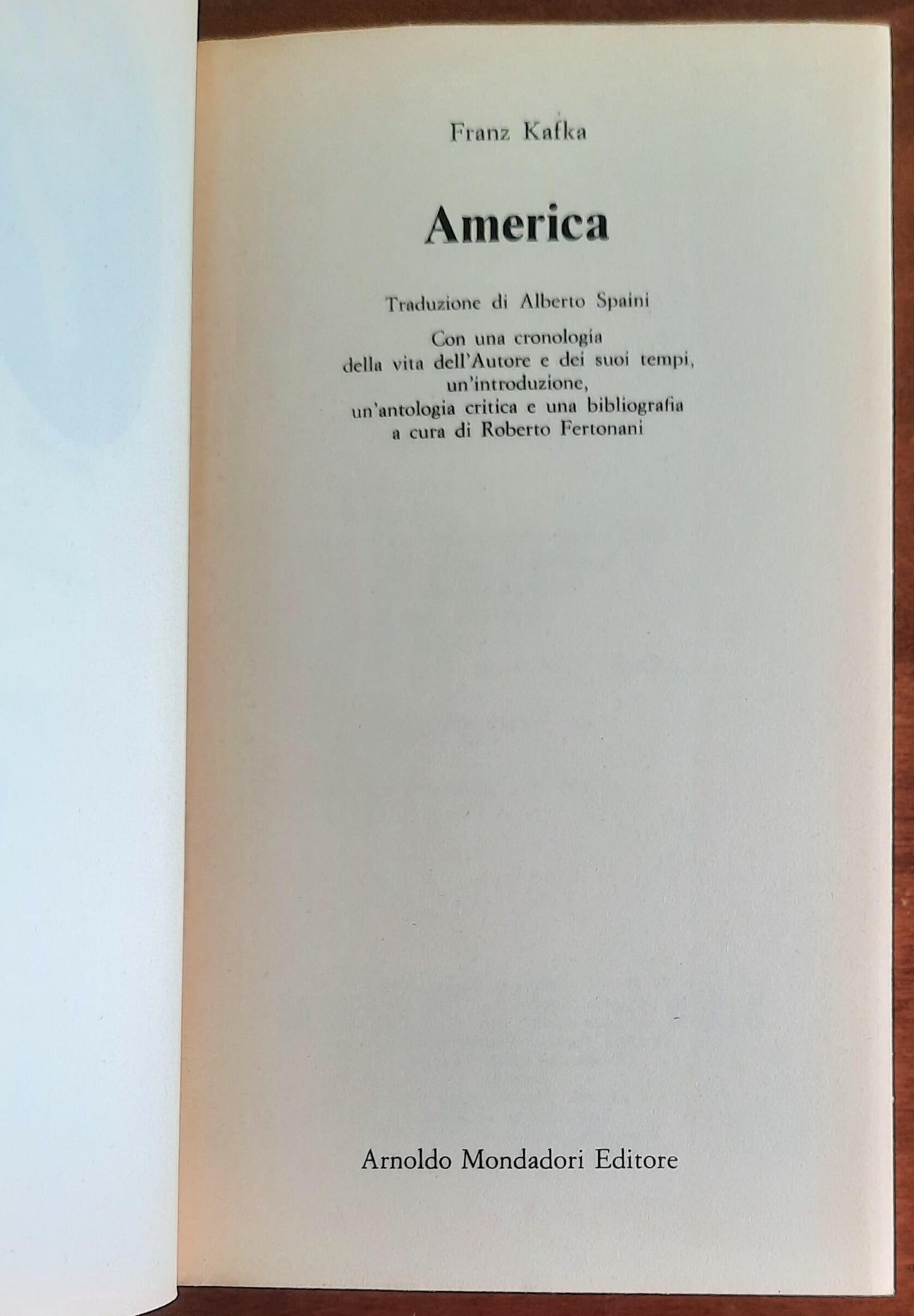 America - di Franz Kafka - Mondadori Oscar