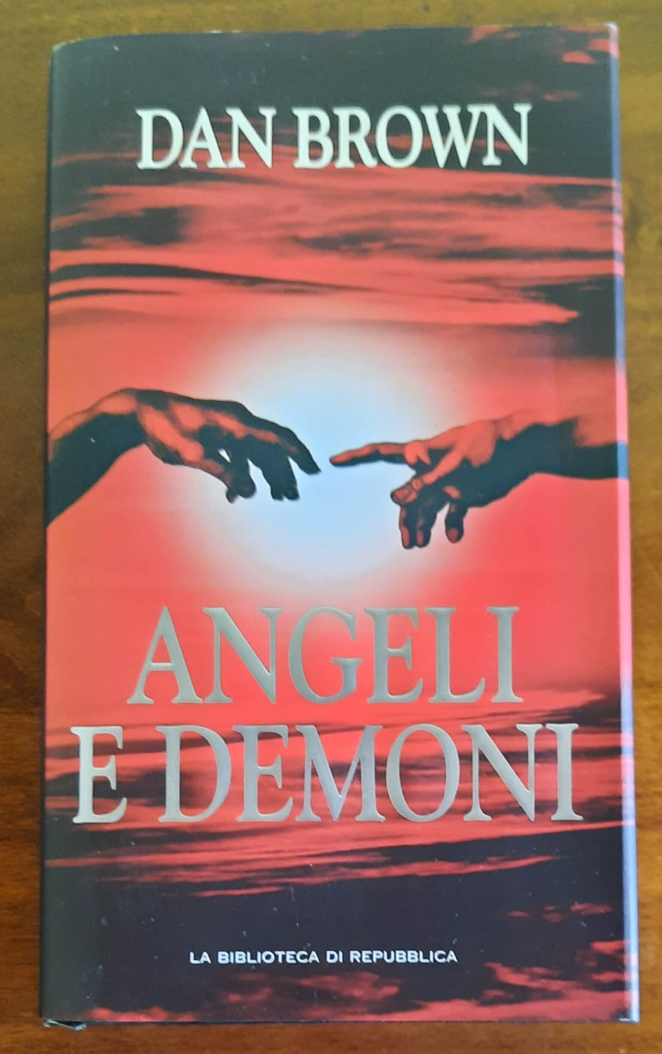 Angeli e demoni - di Dan Brown