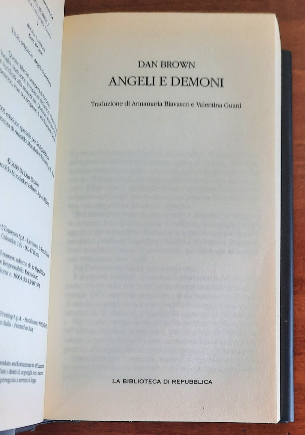 Angeli e demoni - di Dan Brown - Libreria Biellese