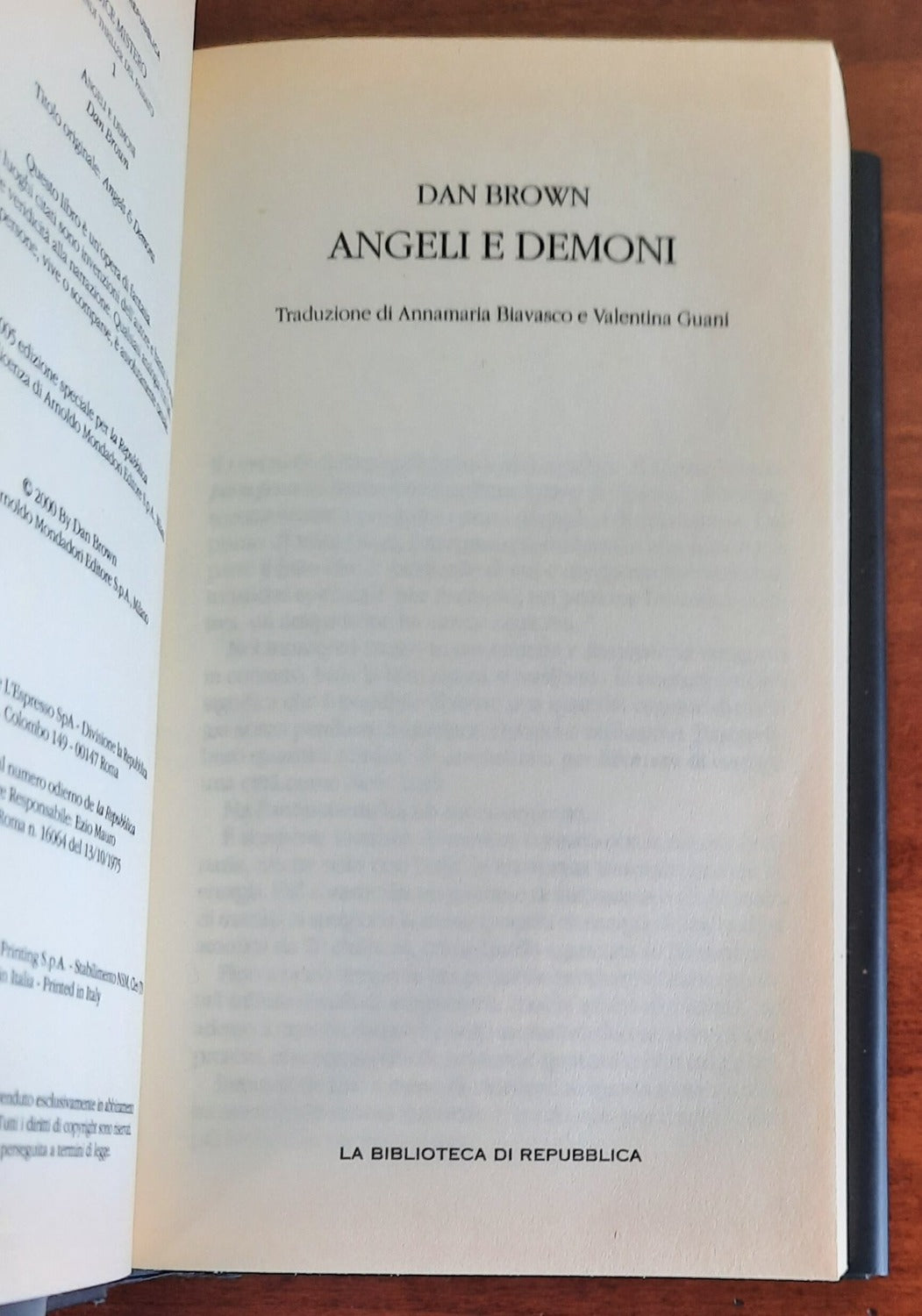 Angeli e demoni - di Dan Brown - Libreria Biellese