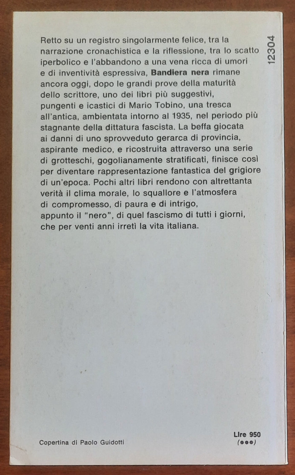Bandiera nera. La beffa al gerarca in una grottesca vicenda del ventennio