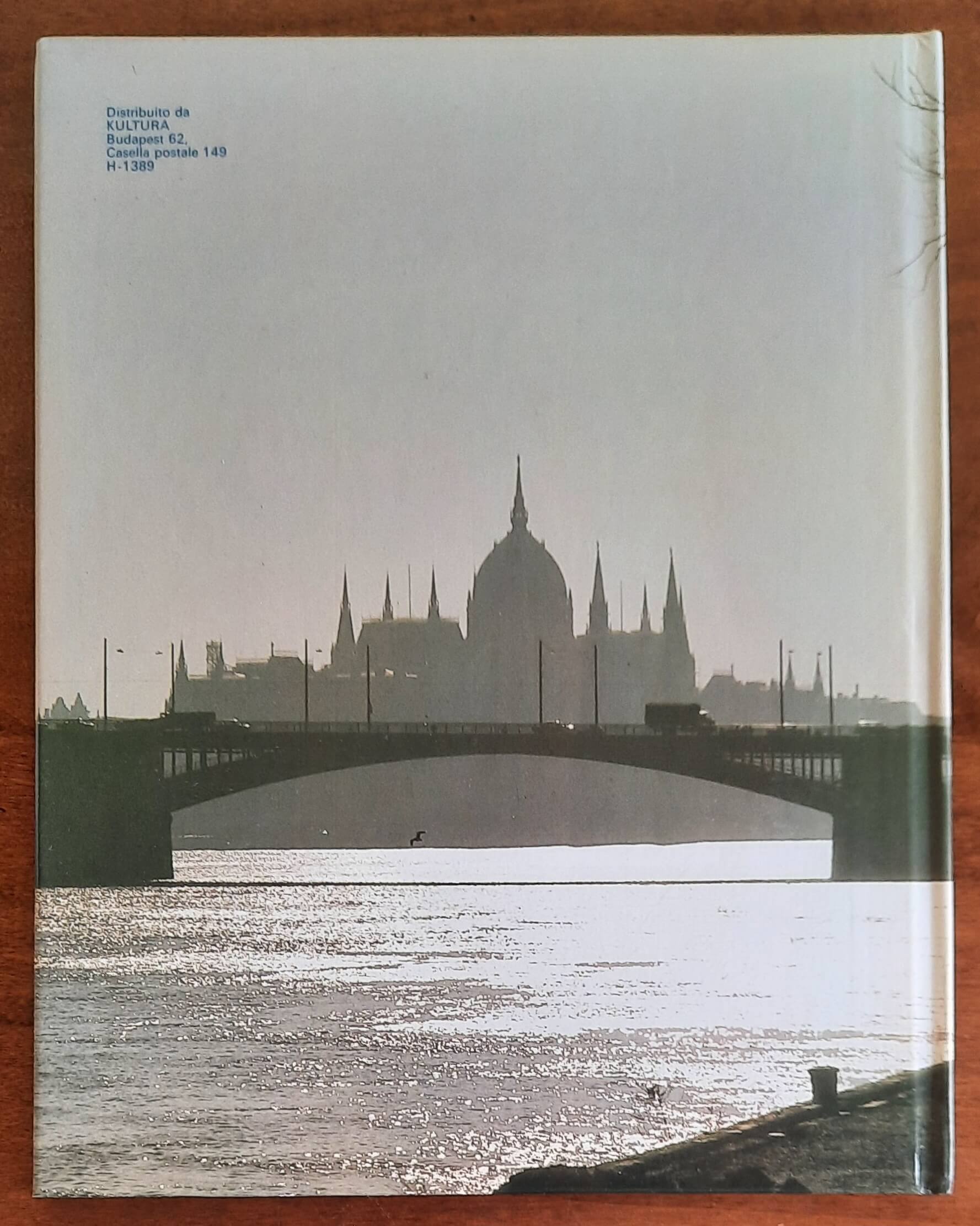 Budapest. Album di 93 foto a colori - di Peter Dobai