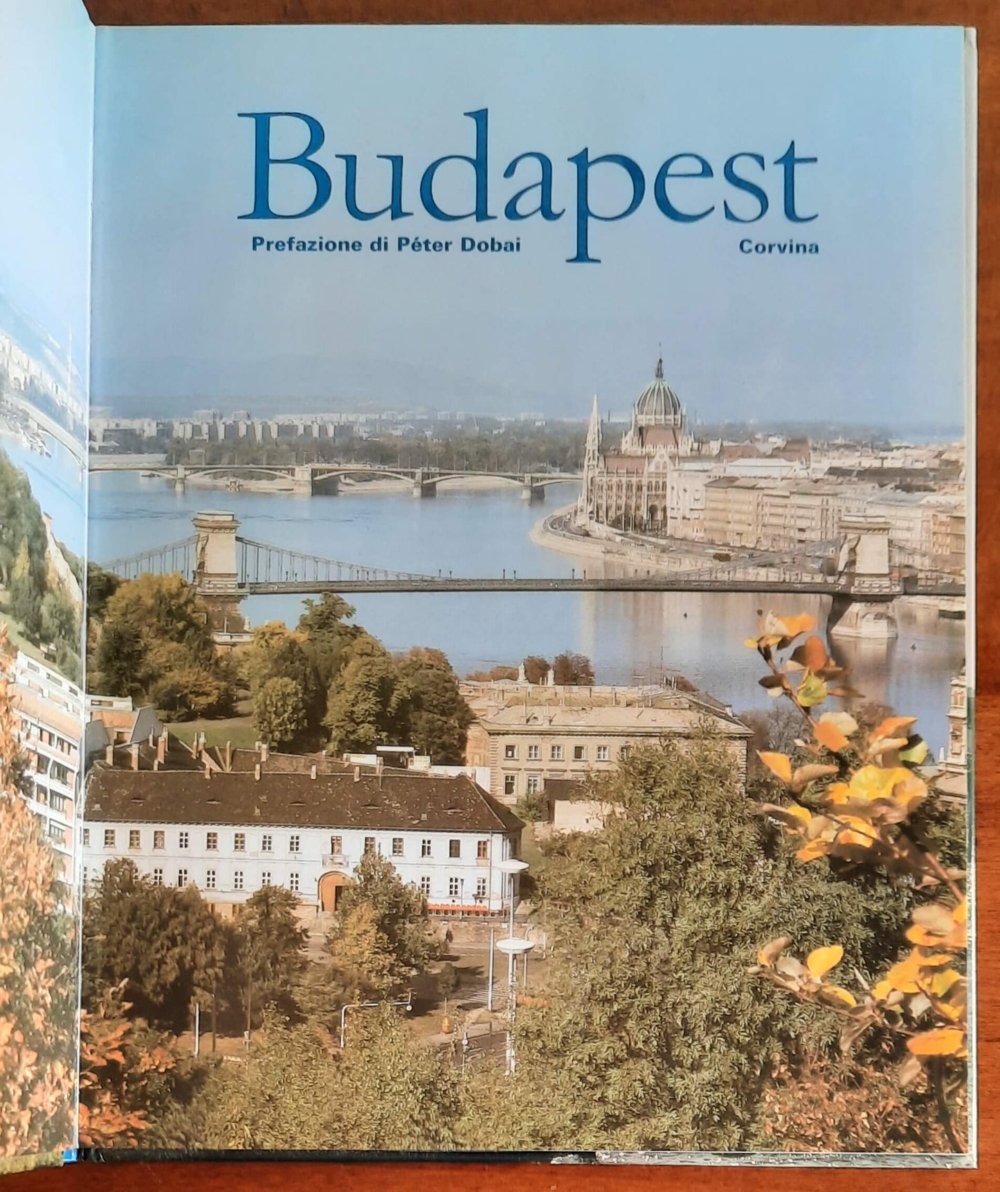 Budapest. Album di 93 foto a colori - di Peter Dobai
