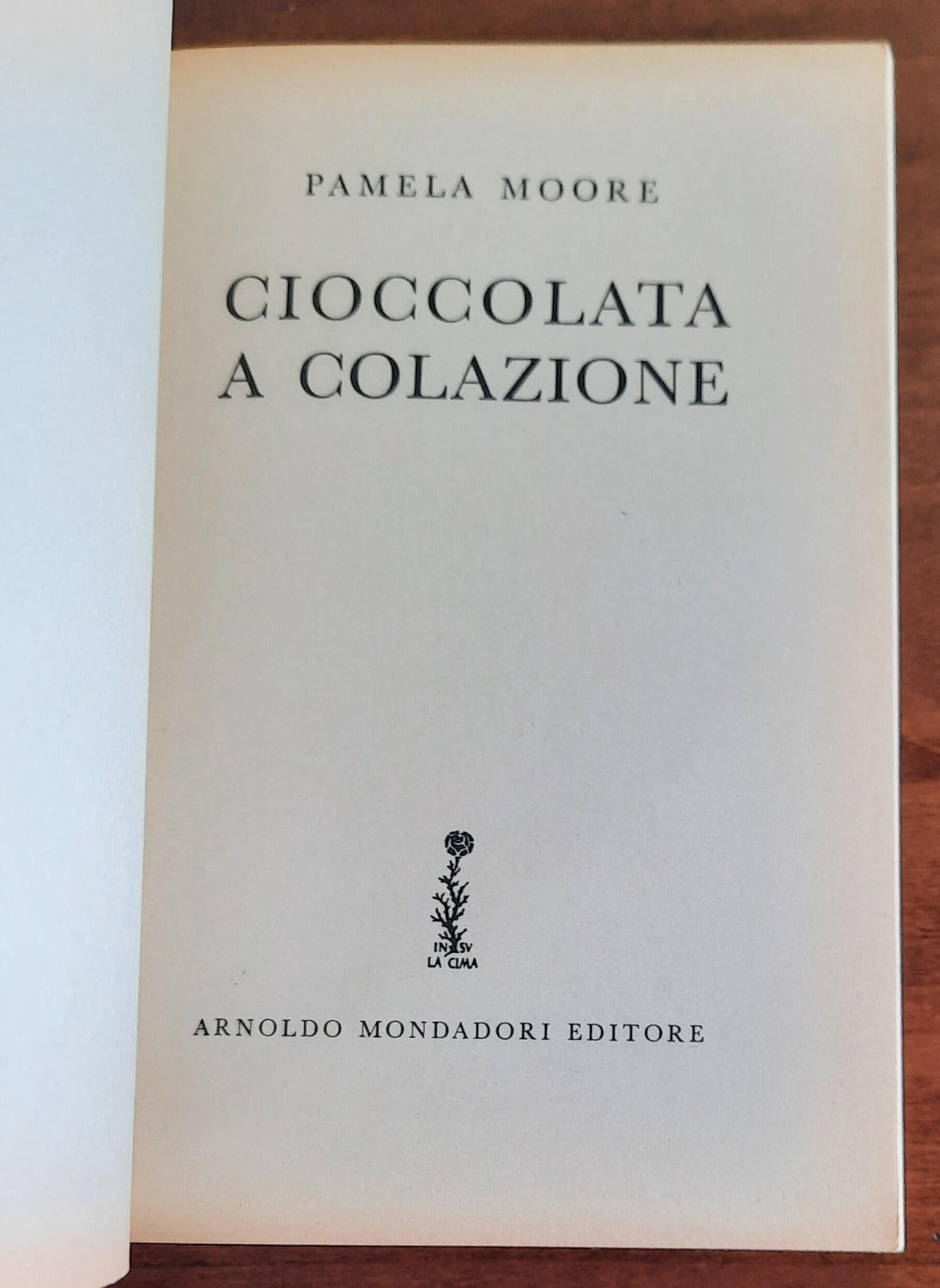 Cioccolata a colazione - di Pamela Moore - Libreria Biellese
