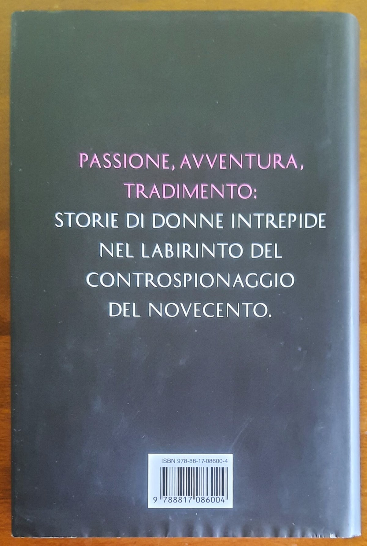 Donne pericolose. Passioni che hanno cambiato la storia
