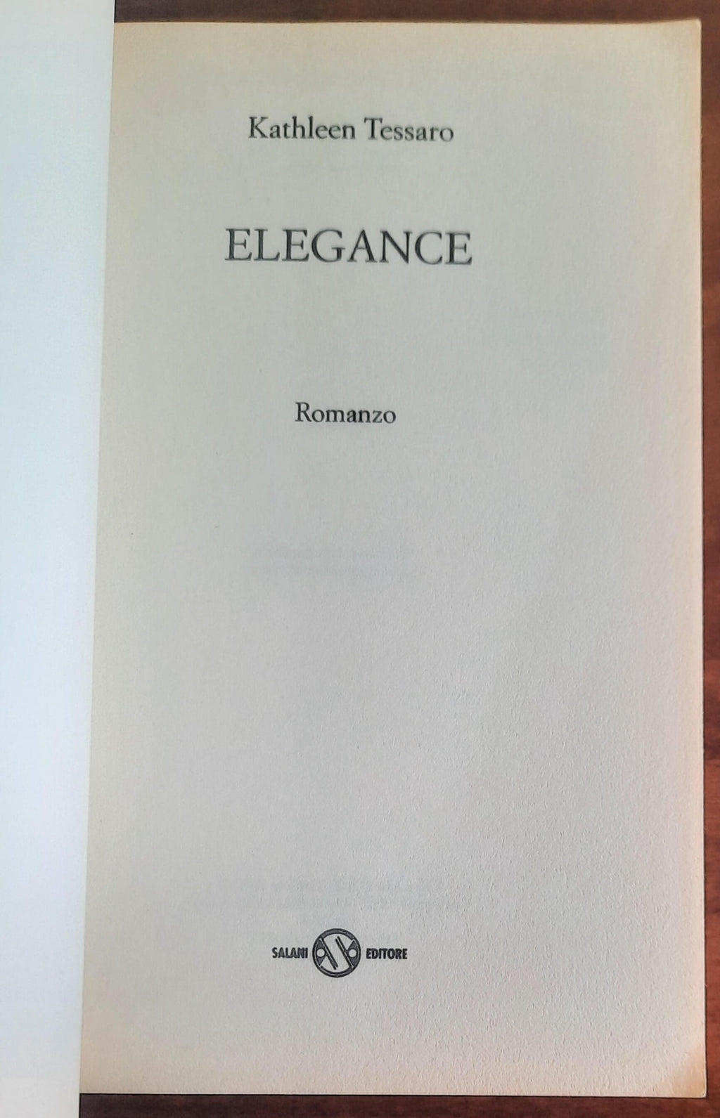 Elegance. L’eleganza dà fiducia in se stessi, la fiducia attira l’amore e l’amore vero non passa mai di moda