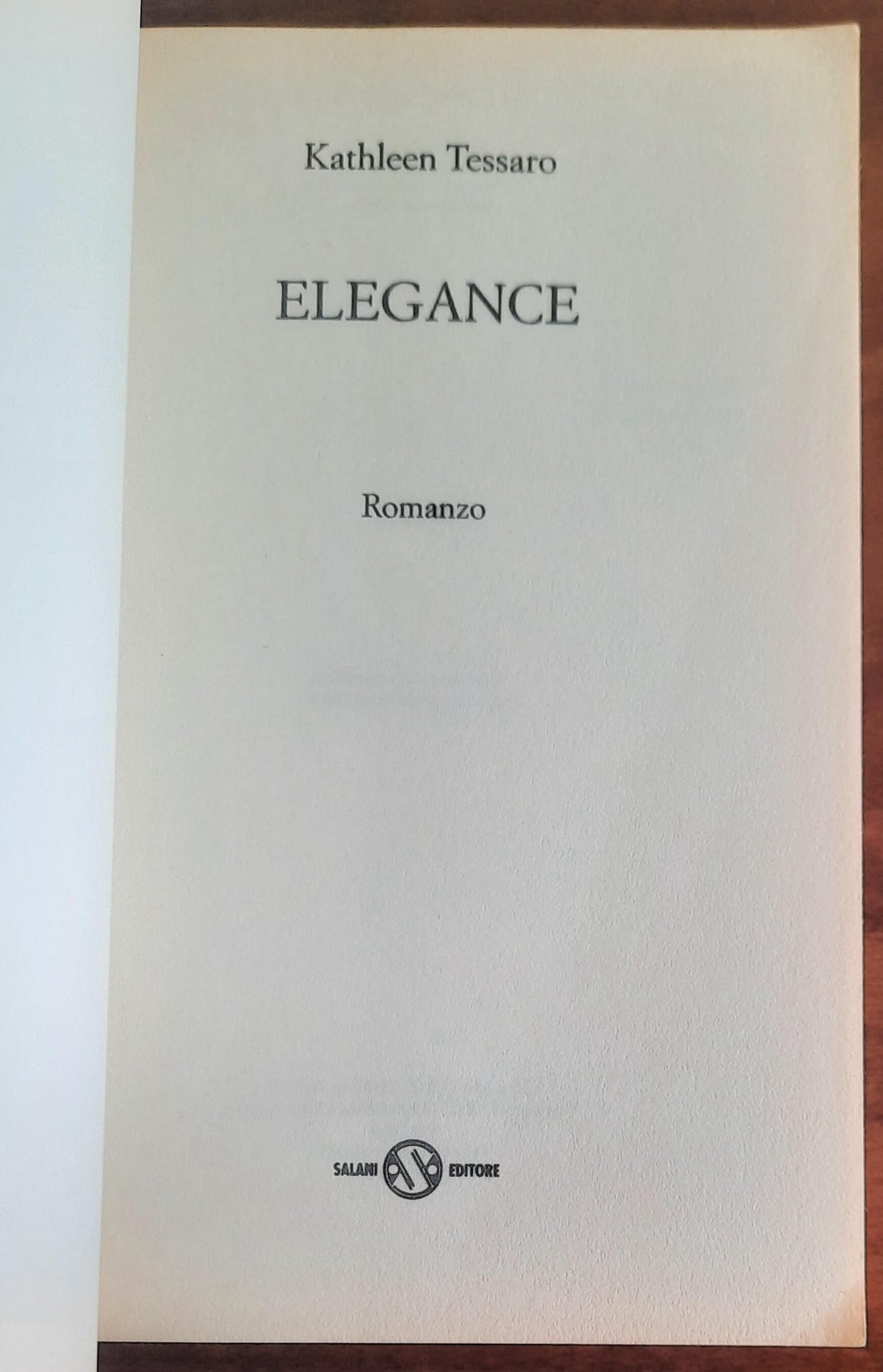 Elegance. L’eleganza dà fiducia in se stessi, la fiducia attira l’amore e l’amore vero non passa mai di moda
