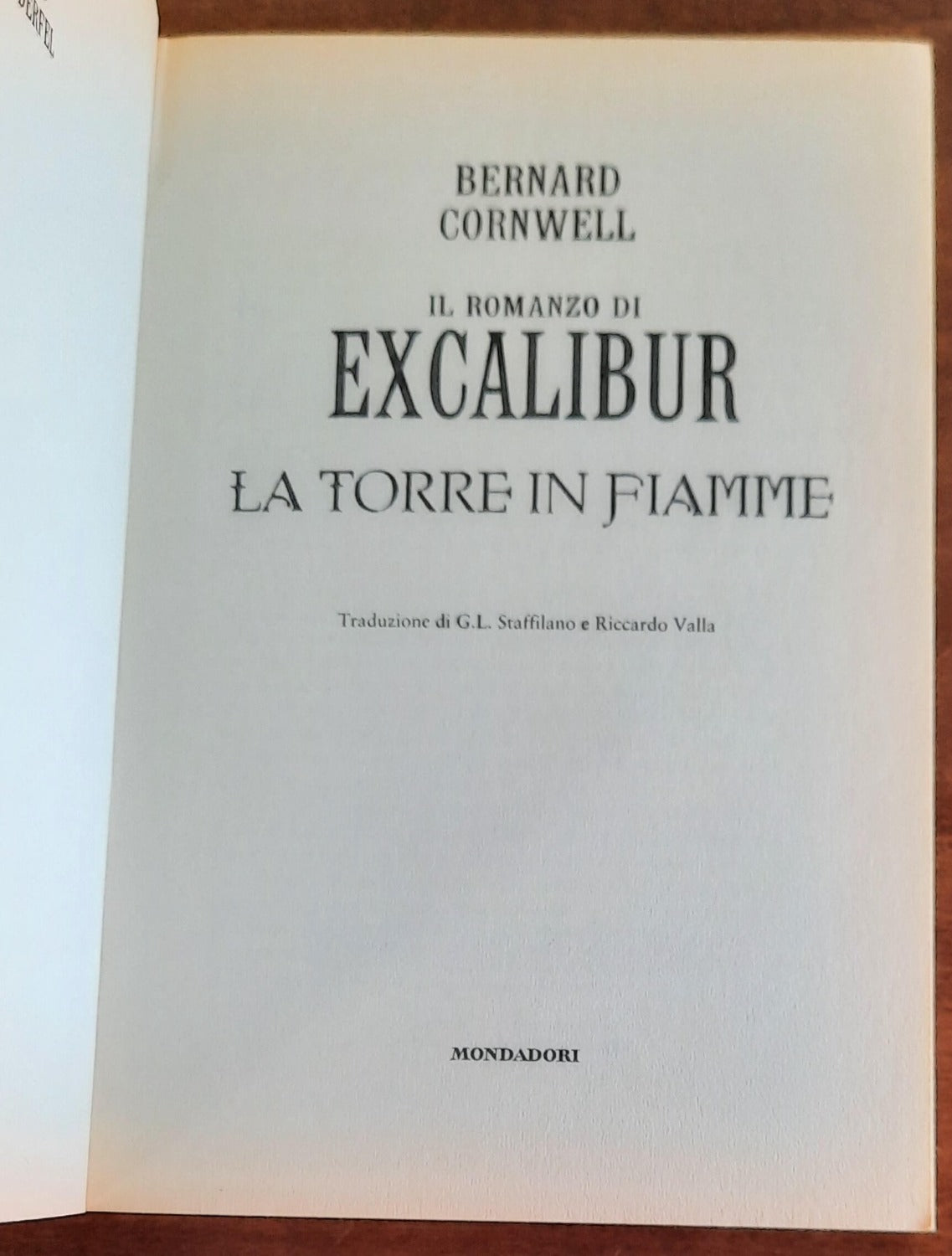 Excalibur. La torre in fiamme - di Bernard Cornwell