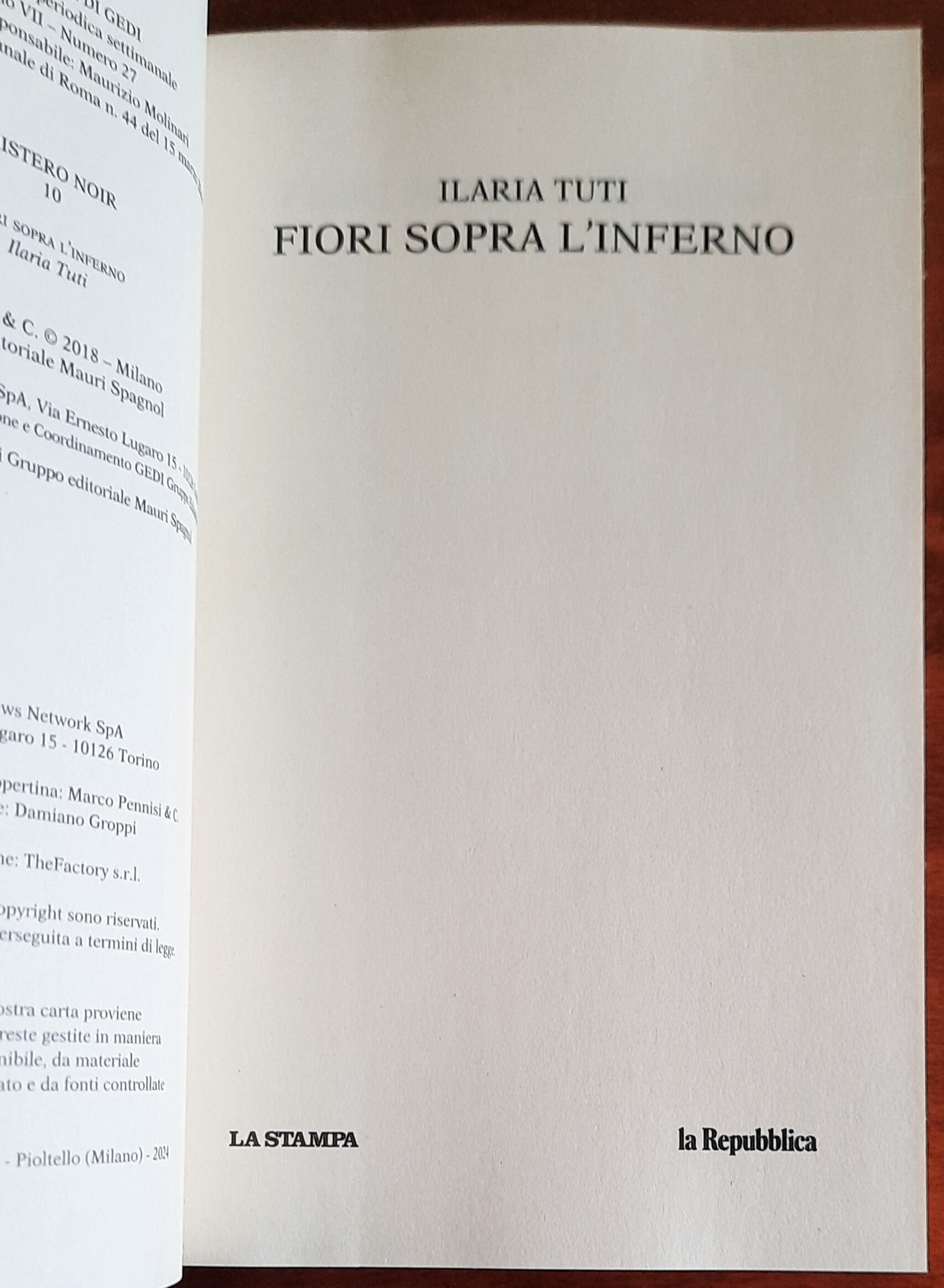 Fiori sopra l’inferno - di Ilaria Tuti - La Stampa - Repubblica