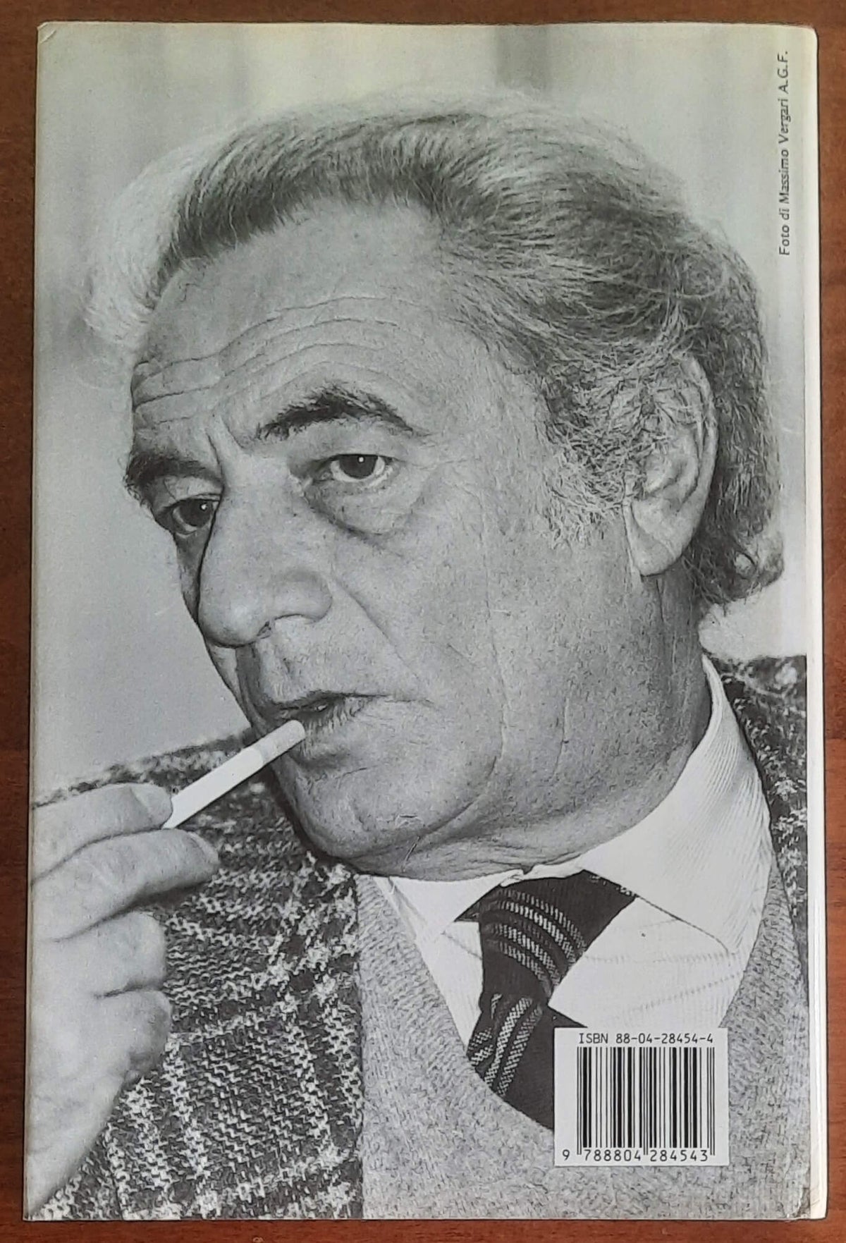 Fucilate gli ammiragli. La tragedia della Marina italiana nella seconda guerra mondiale - Le Scie - Mondadori