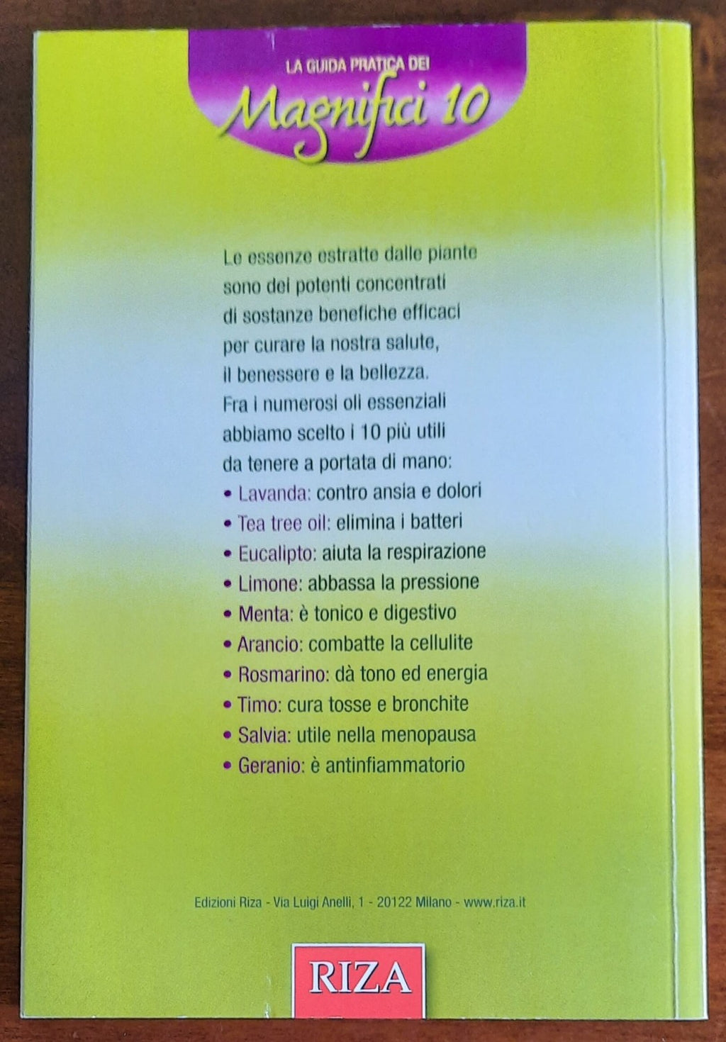 Gli oli essenziali indispensabili. I dieci oli che non devono mancare in casa per curare tutti i disturbi - Libreria Biellese