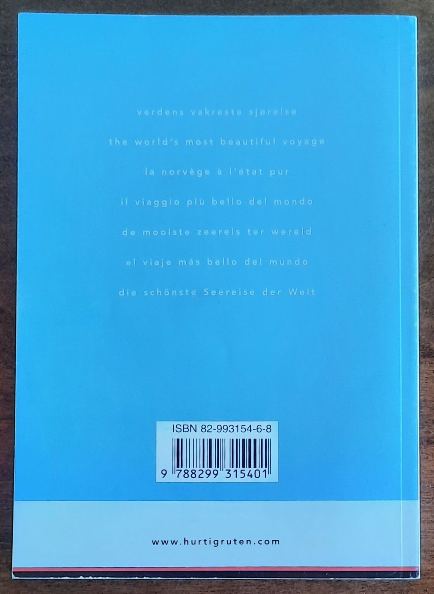 Hurtigruten. Il viaggio più bello del mondo - di Erling Storrusten