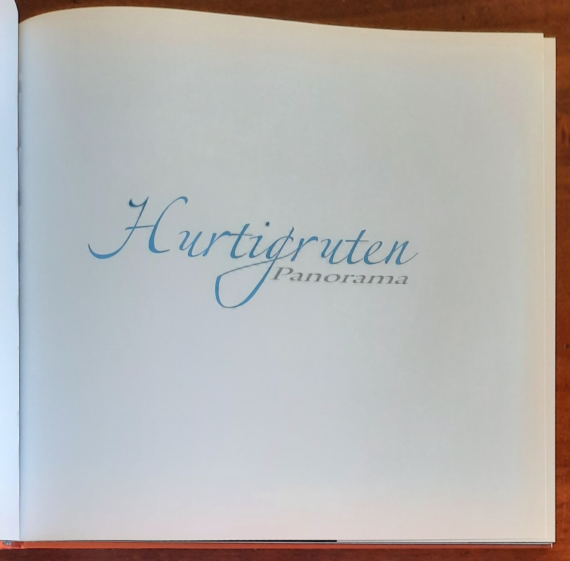 Hurtigruten. Panorama - testi di Per Eliassen - To-foto As - Harstad (norvegia)