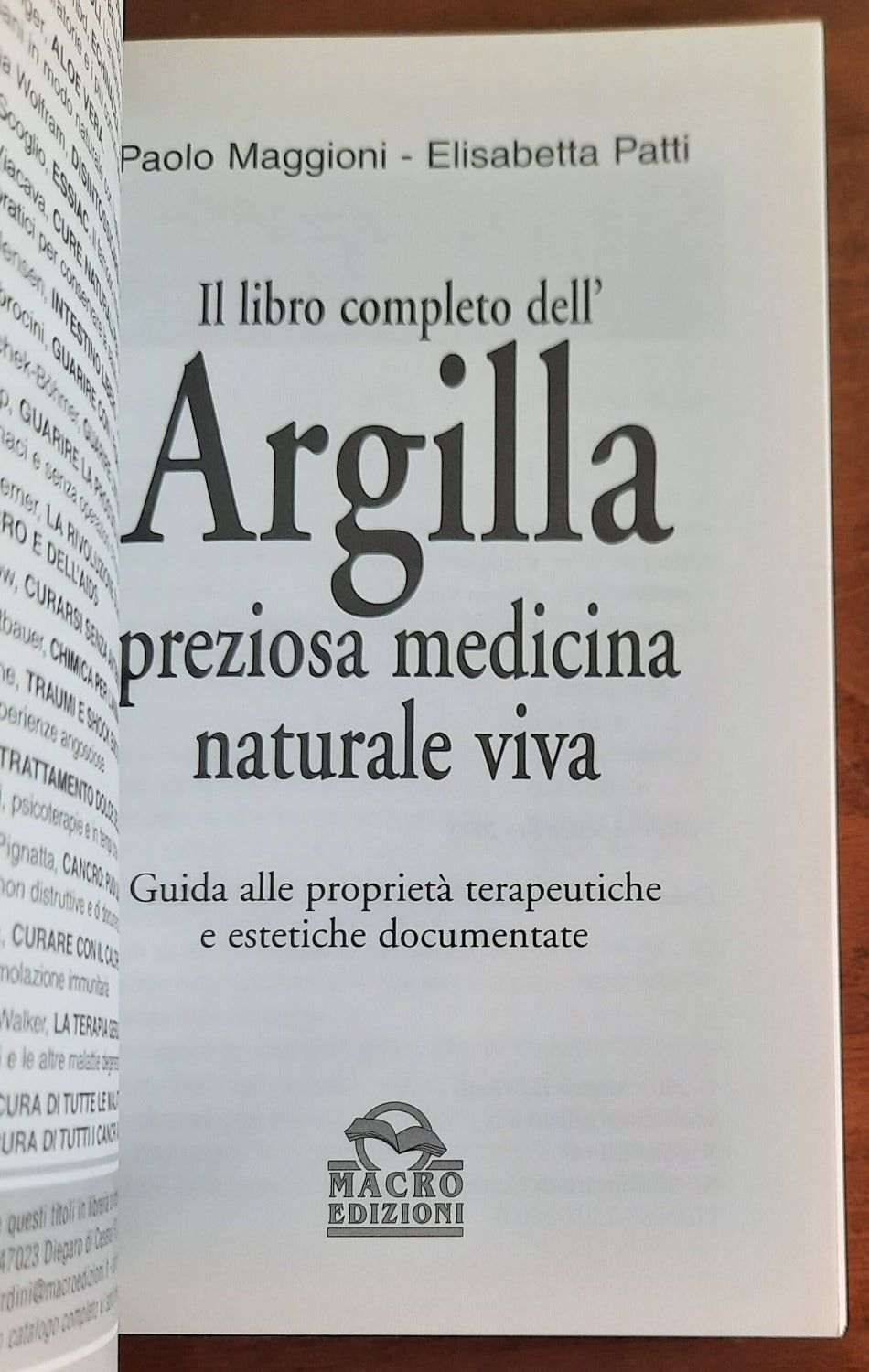 Il libro completo dell’argilla. Preziosa medicina naturale viva. Guida alle proprietà terapeutiche e estetiche documentate - Libreria Biellese