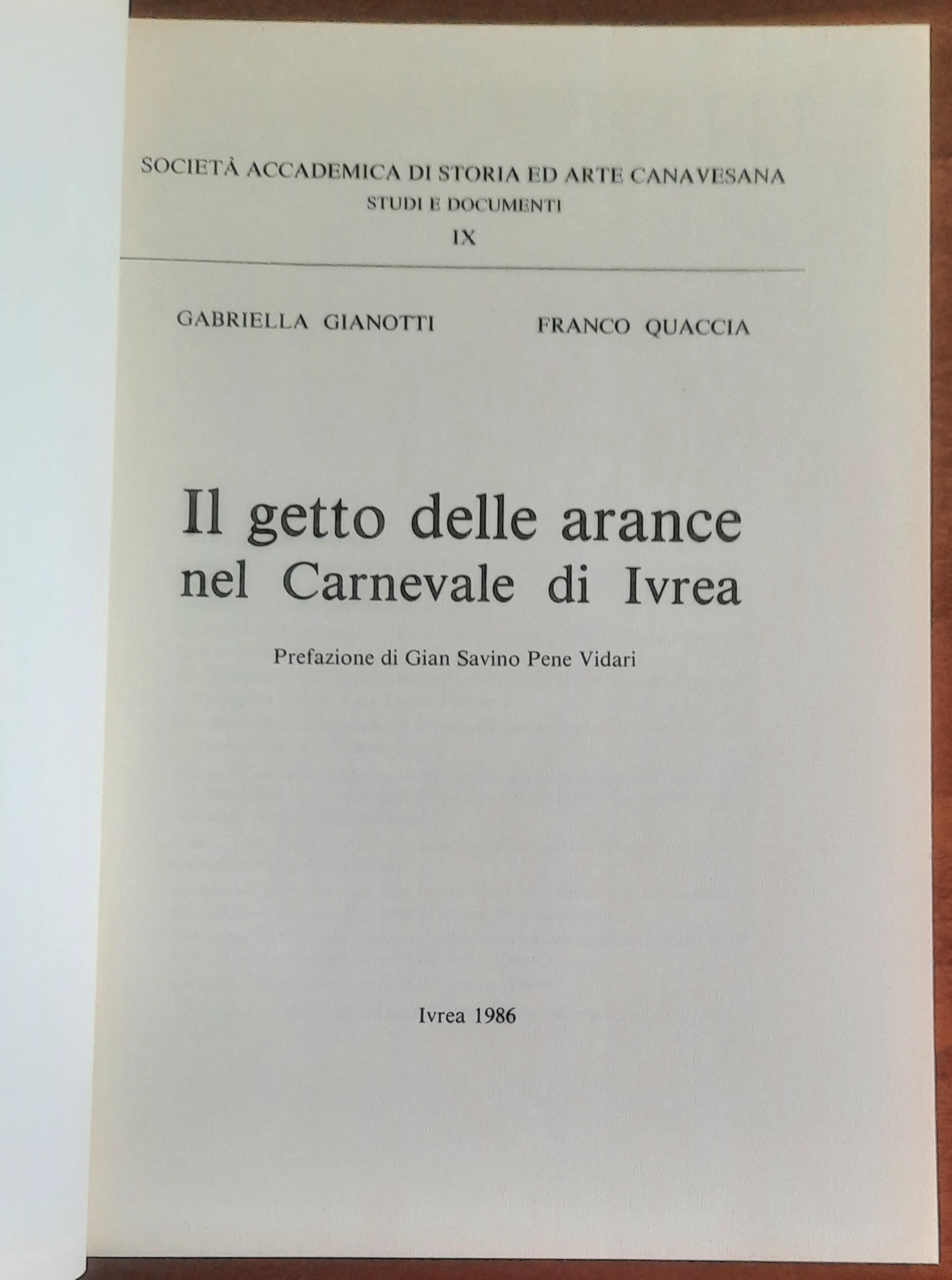 Il getto delle arance nel Carnevale di Ivrea - Società Accademica di Storia ed Arte Canavesana