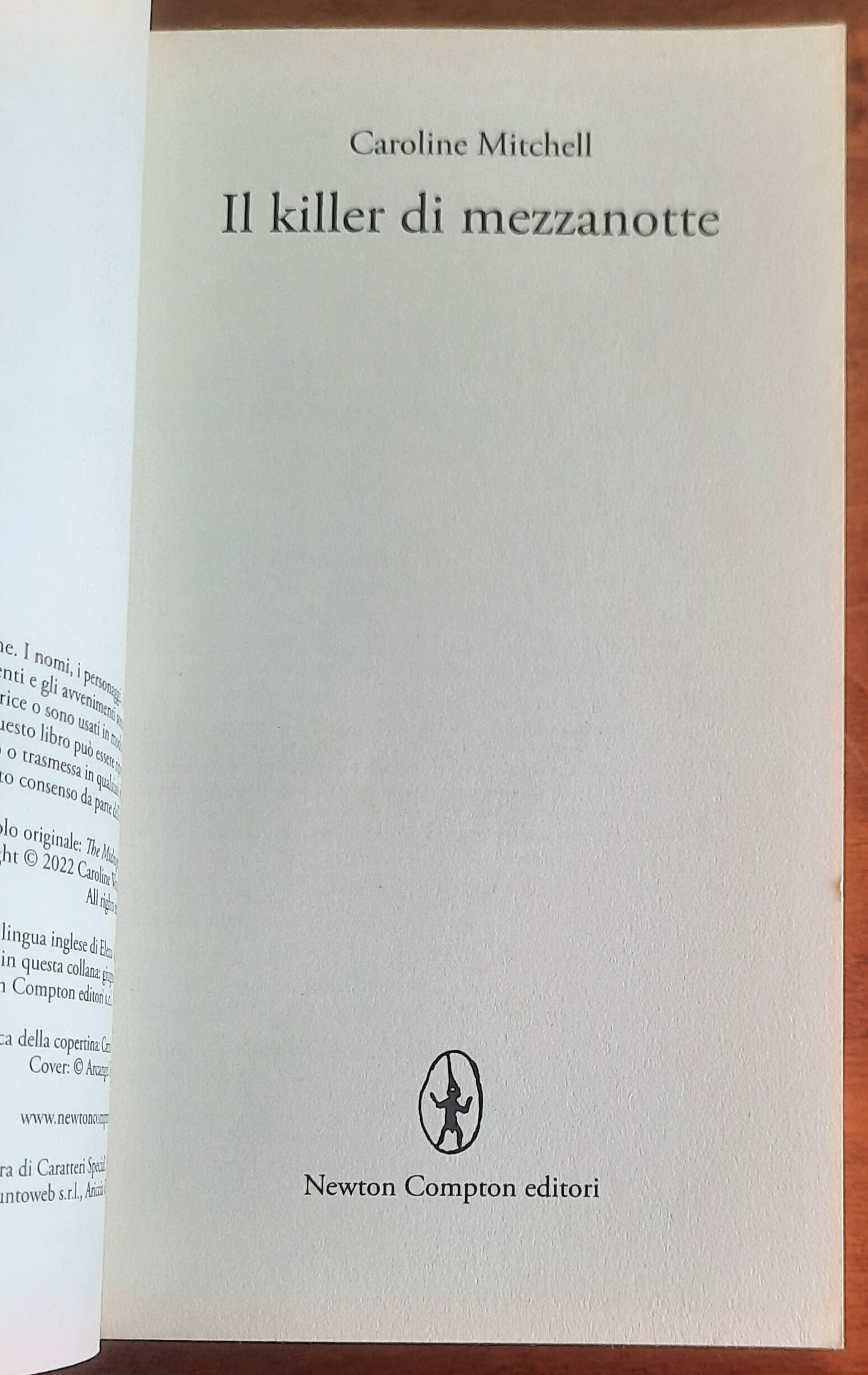 Il killer di mezzanotte - di Caroline Mitchell - Newton Compton