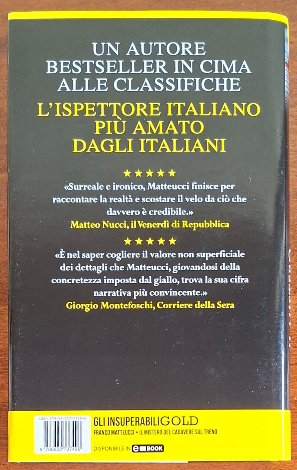 Il mistero del cadavere sul treno. Le indagini dell'ispettore Santoni