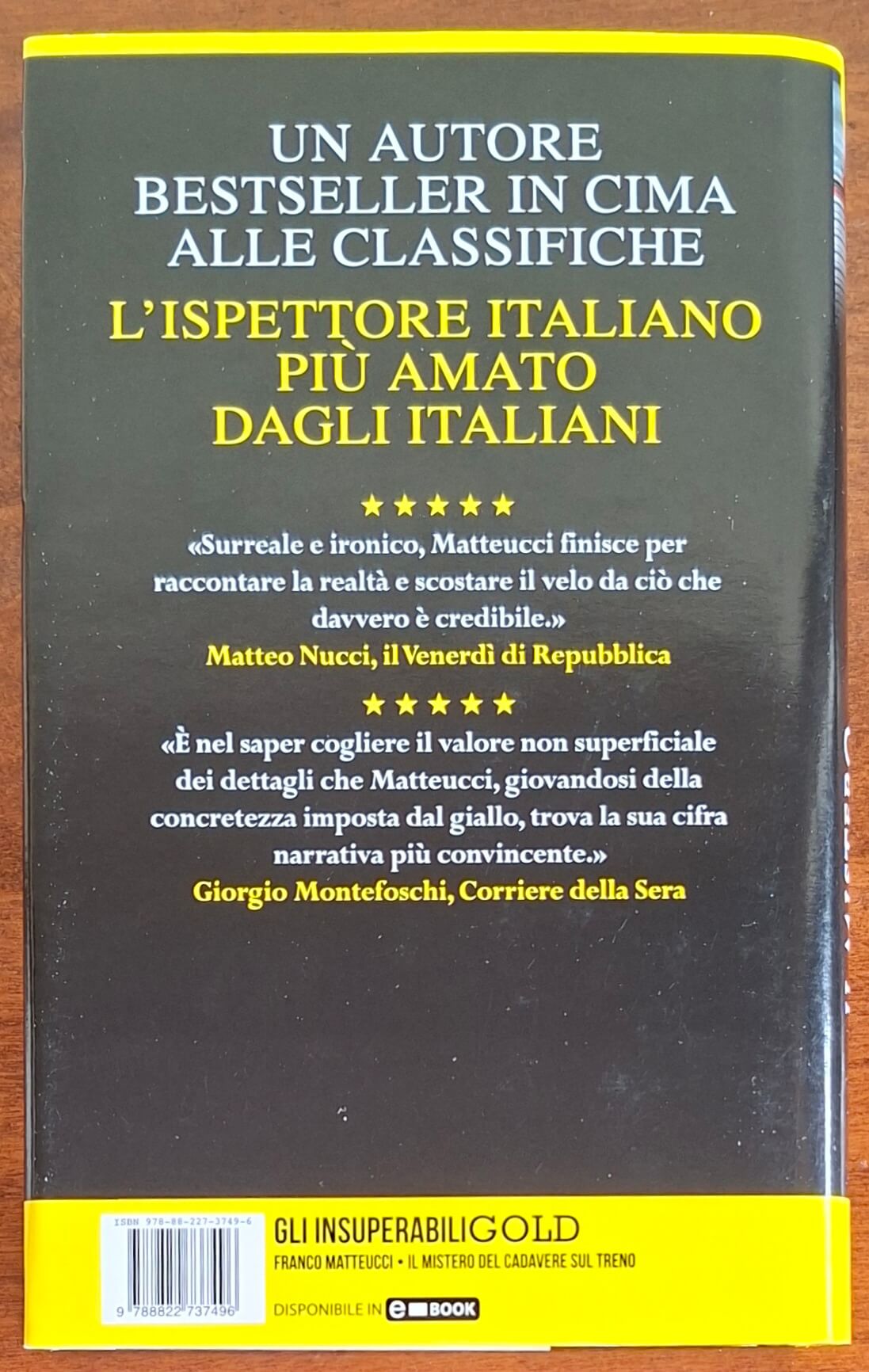 Il mistero del cadavere sul treno. Le indagini dell'ispettore Santoni