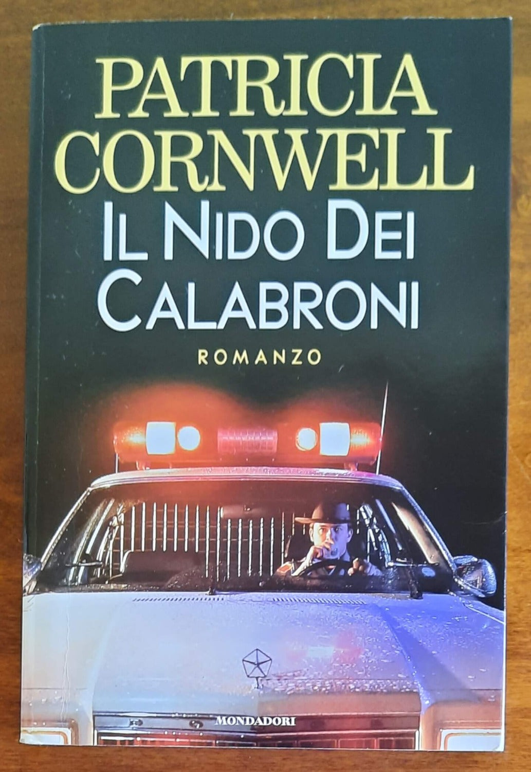 Il nido dei calabroni - Mondadori - Libreria Biellese