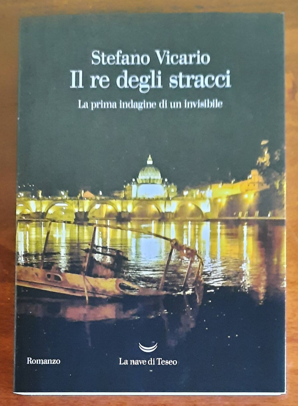 Il re degli stracci. La prima indagine di un invisibile - Libreria Biellese