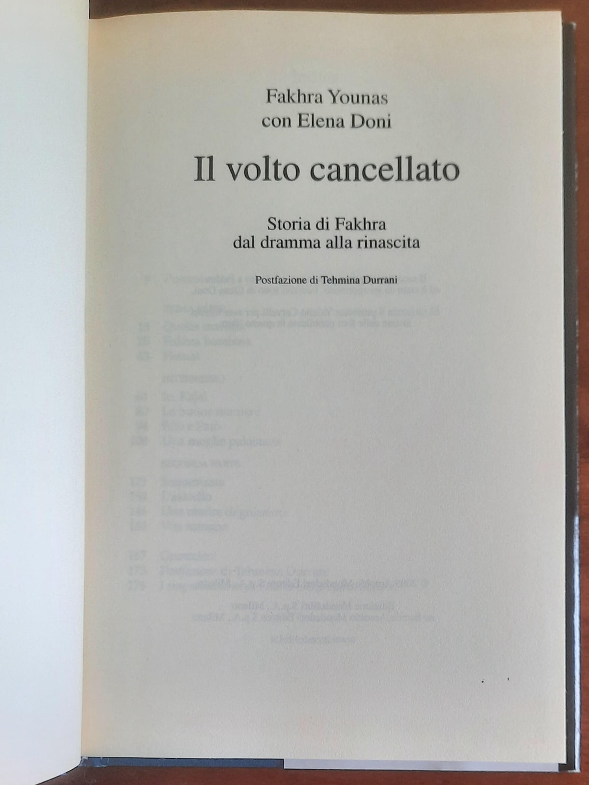 Il volto cancellato. Storia di Fakhra dal dramma alla rinascita