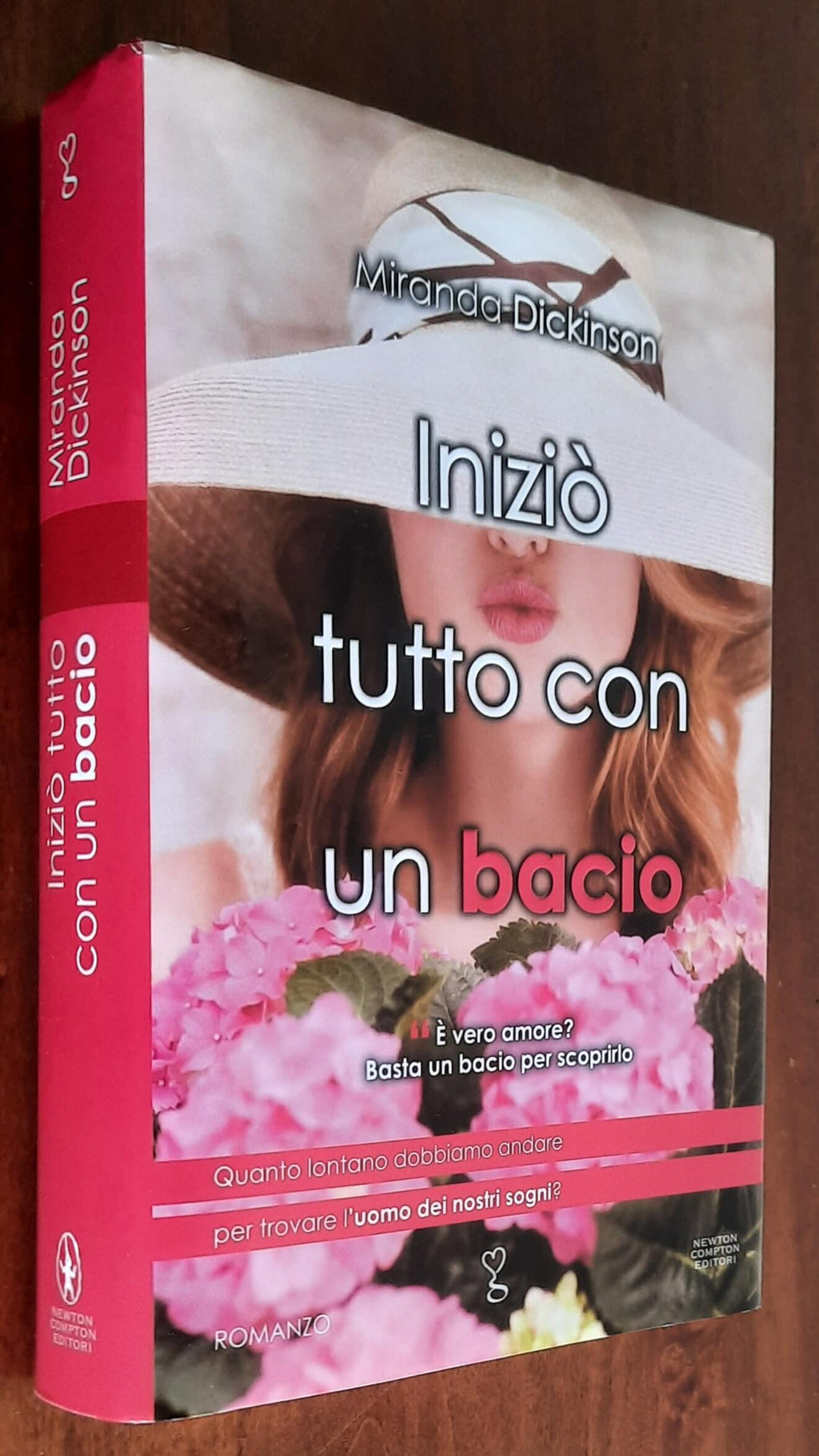 Iniziò tutto con un bacio - di Miranda Dickinson - Libreria Biellese
