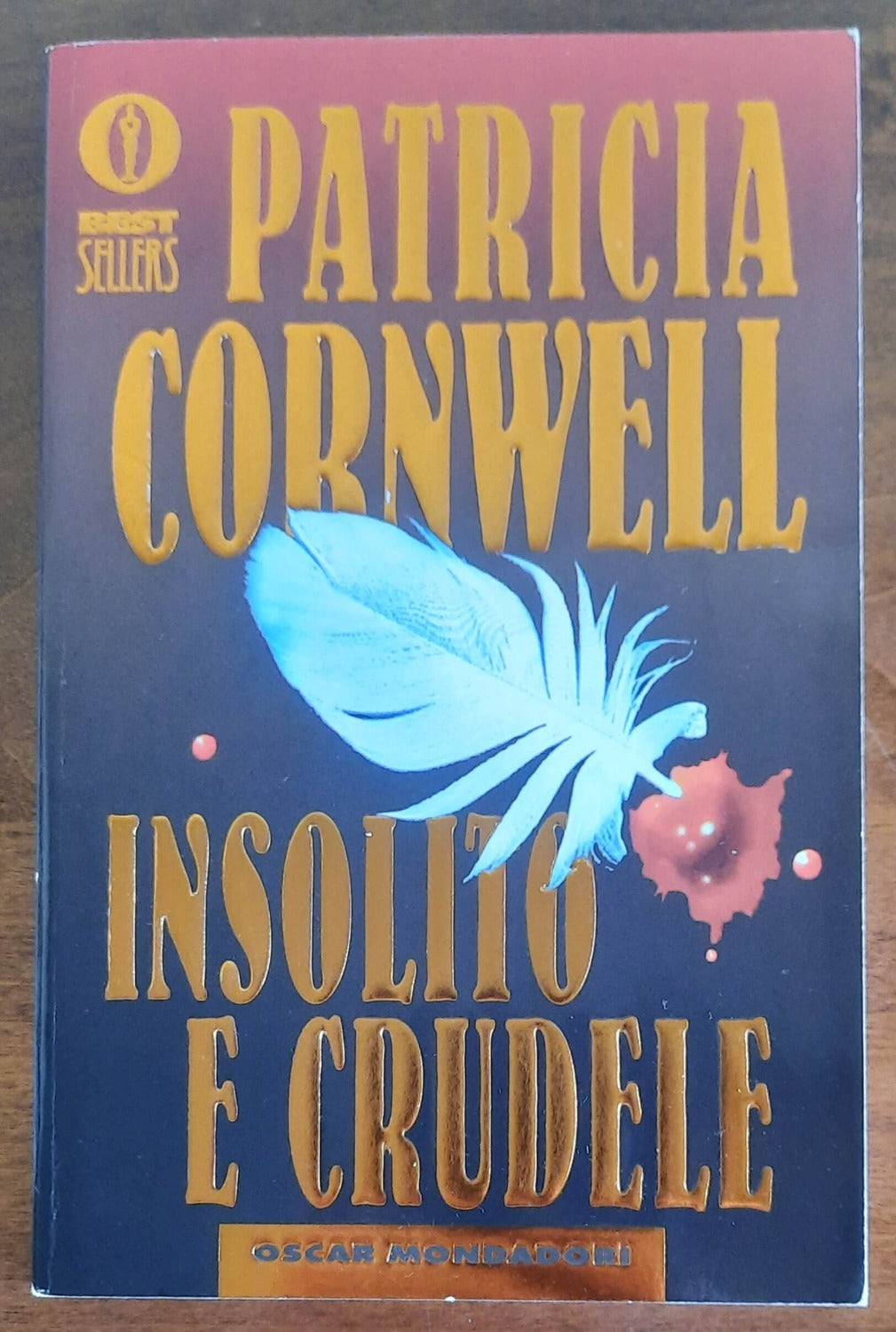 Insolito e crudele - Mondadori Oscar - Libreria Biellese