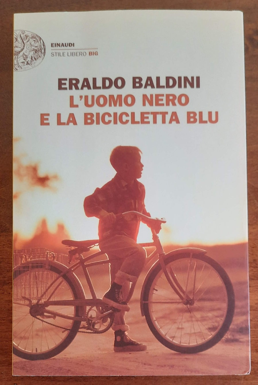 L’uomo nero e la bicicletta blu - Einaudi - 2014 - Libreria Biellese