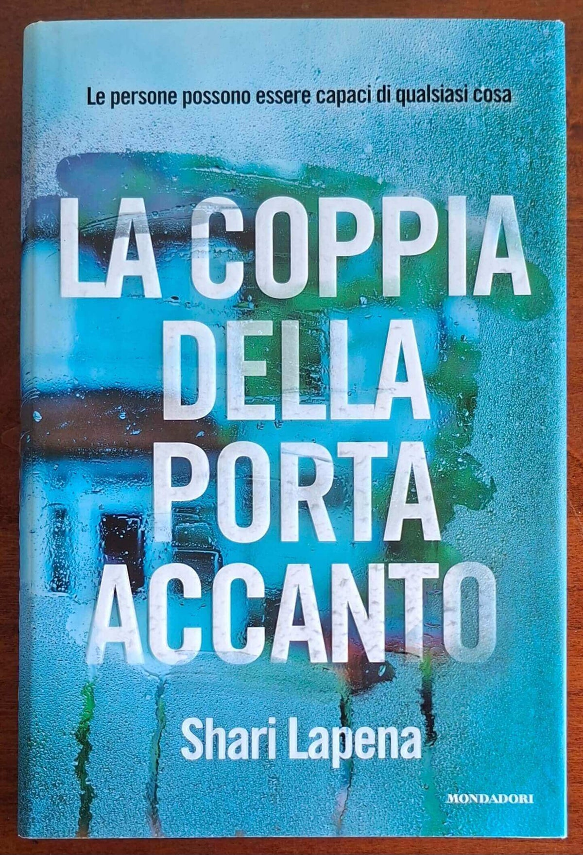 La coppia della porta accanto - di Shari Lapena - Mondadori