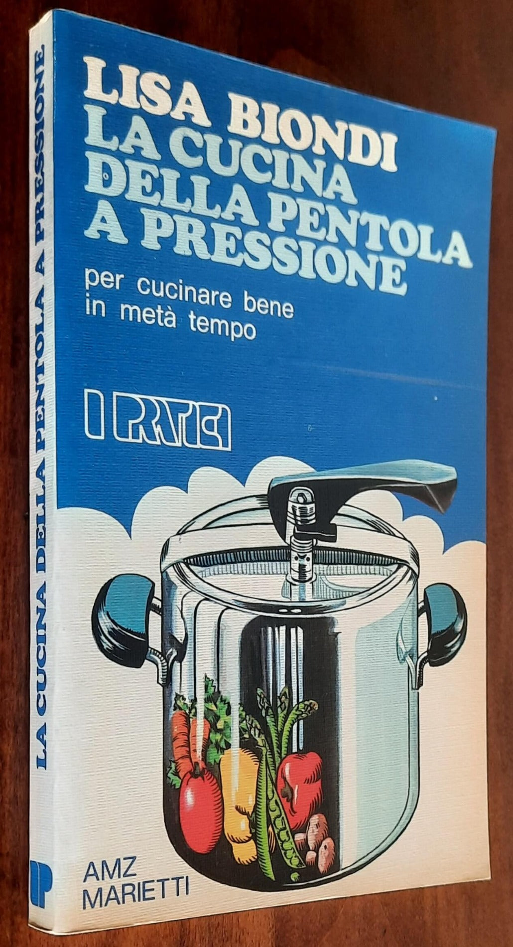 La cucina della pentola a pressione per cucinare bene in metà tempo