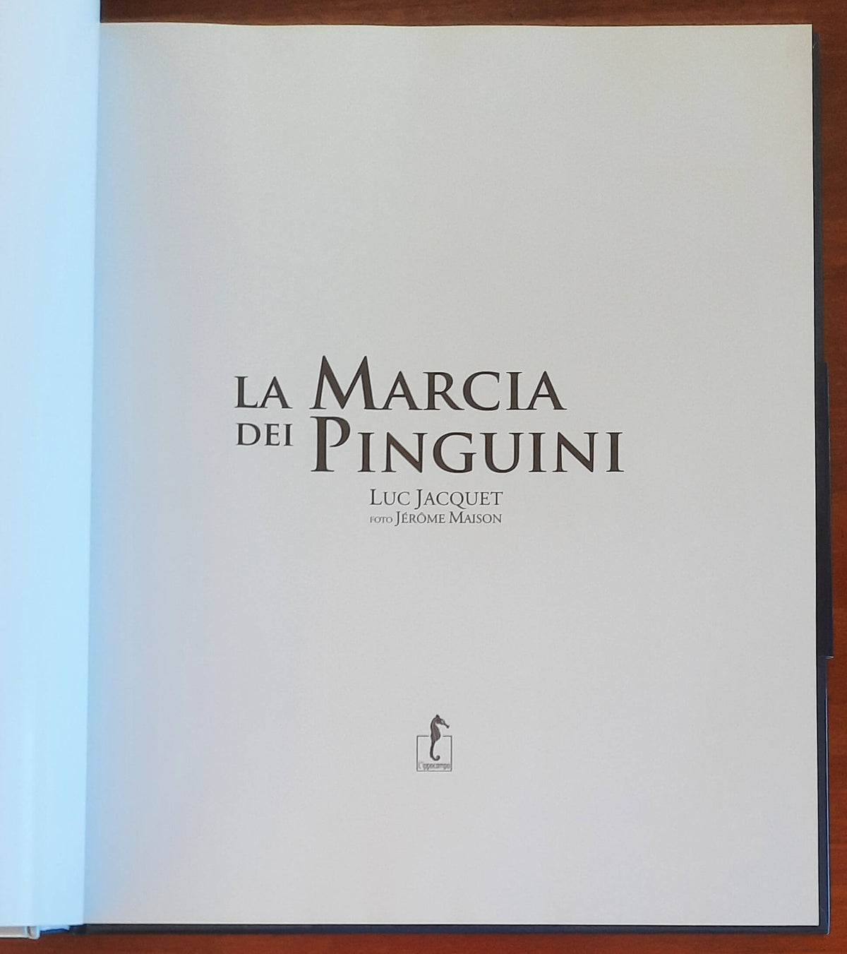 La marcia dei pinguini. Il libro del film La marcia dei pinguini raccontata da Fiorello