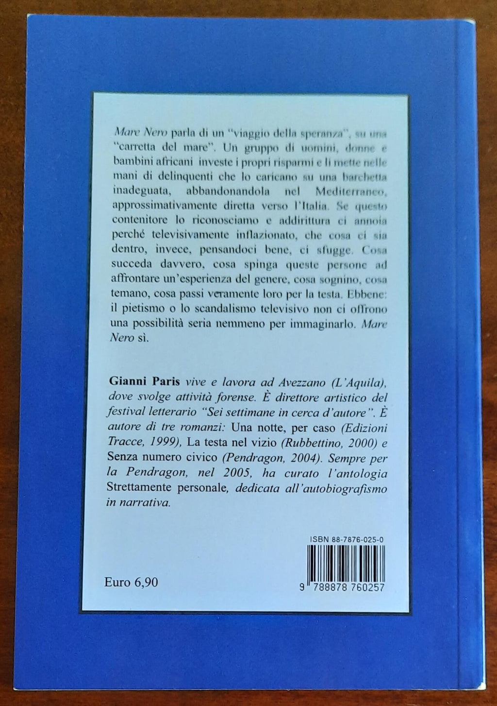 Mare nero. Un romanzo di migrazione - di Gianni Paris