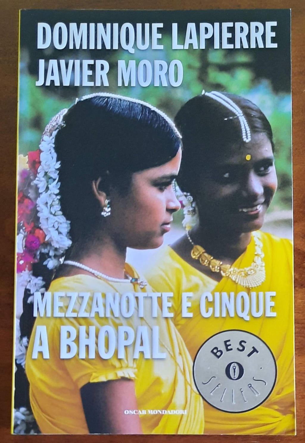 Mezzanotte e cinque a Bhopal - di Dominique Lapierre e Javier Moro