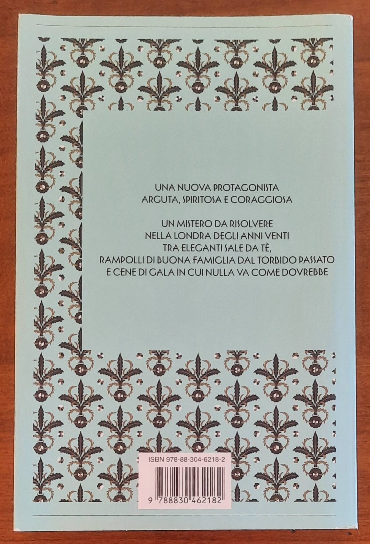Miss Bee e il cadavere in biblioteca - di Alessia Gazzola - Longanesi