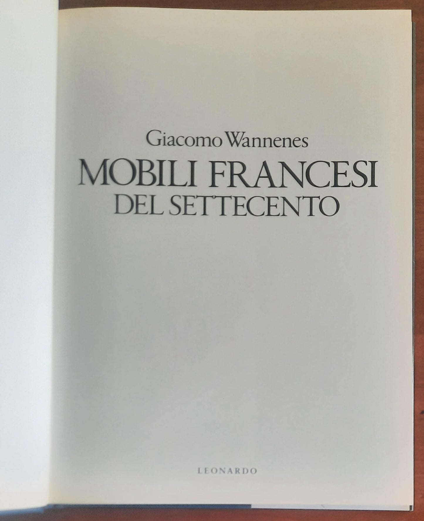 Mobili italiani del Settecento + Mobili francesi del Settecento