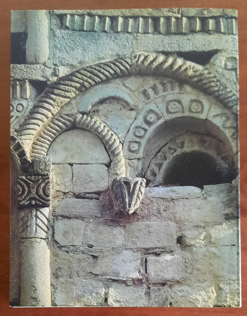 Novara e la sua terra nei secoli XI e XII. Storia, documenti, architettura