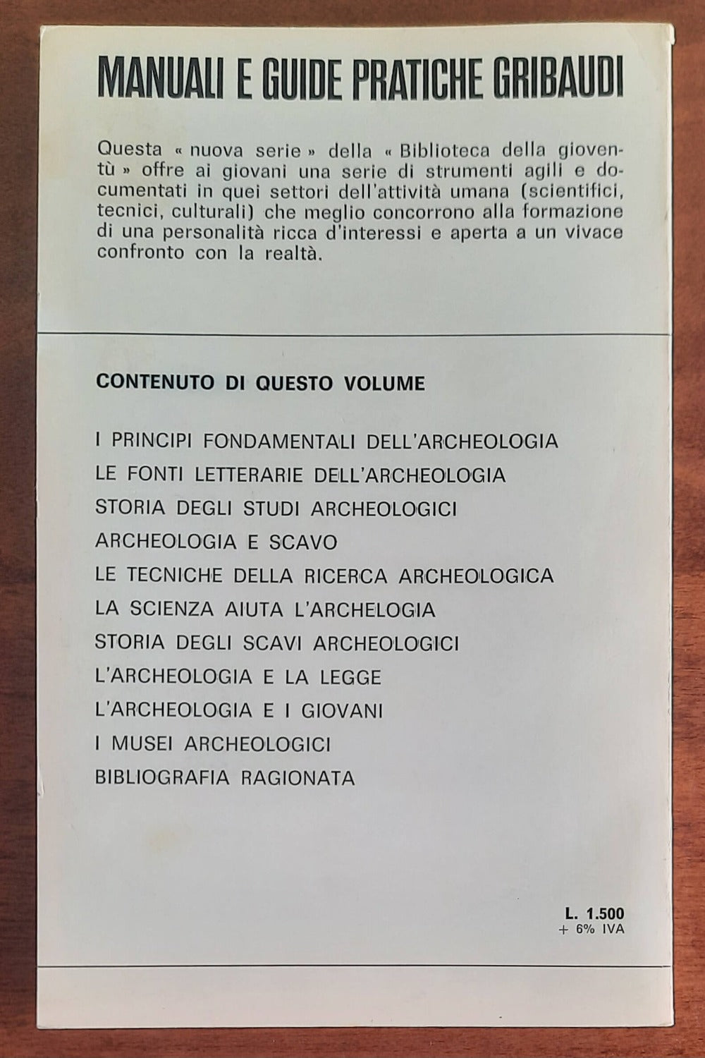 Piccolo manuale di archeologia - ( con dedica e firma )