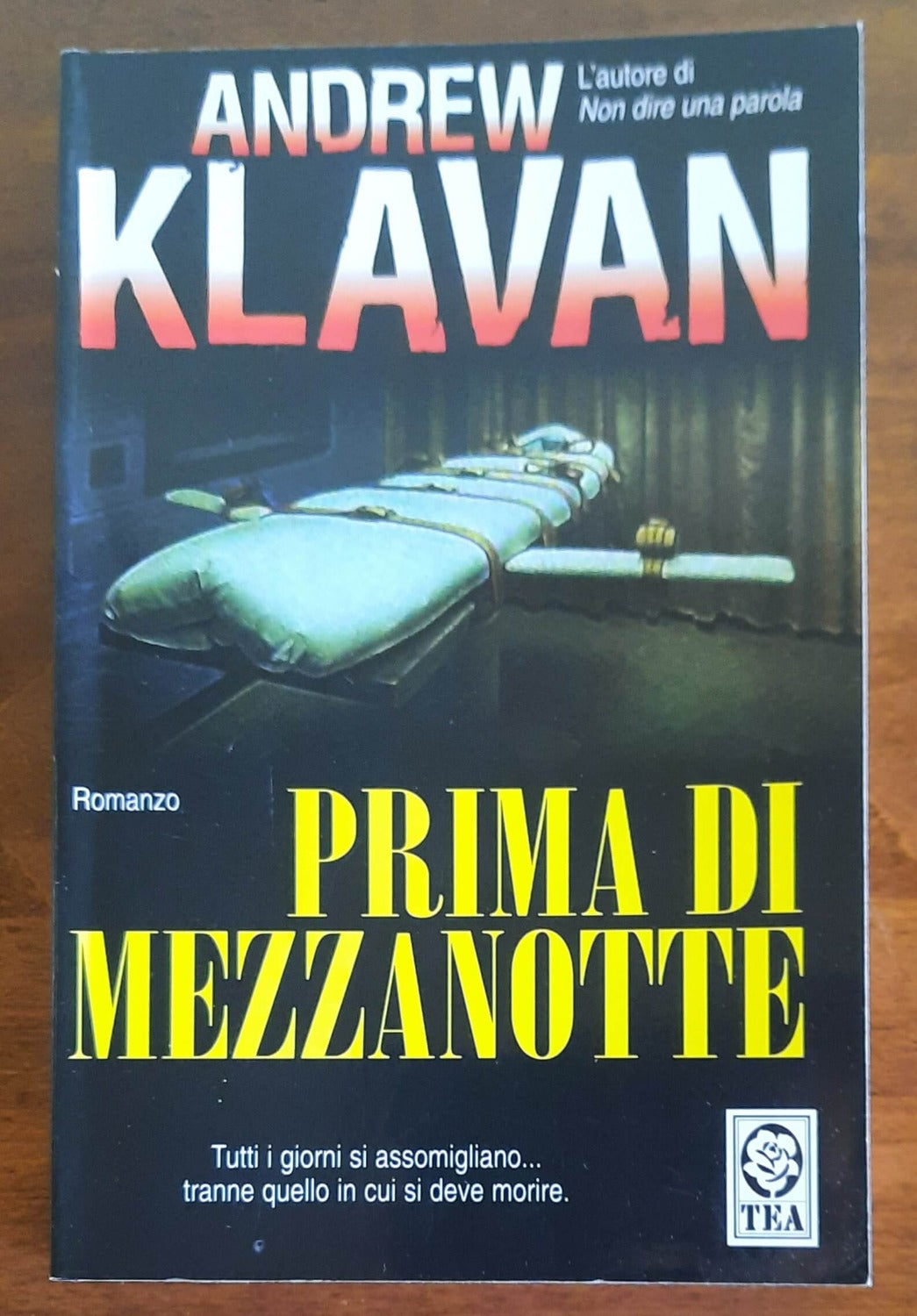 Prima di mezzanotte - di Andrew Klavan - Libreria Biellese