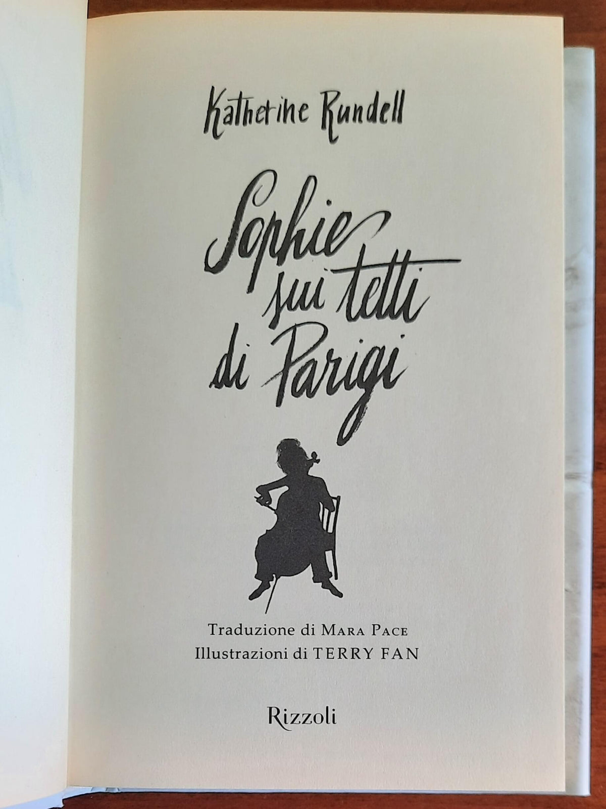 Sophie sui tetti di Parigi - di Katherine Rundell - Rizzoli