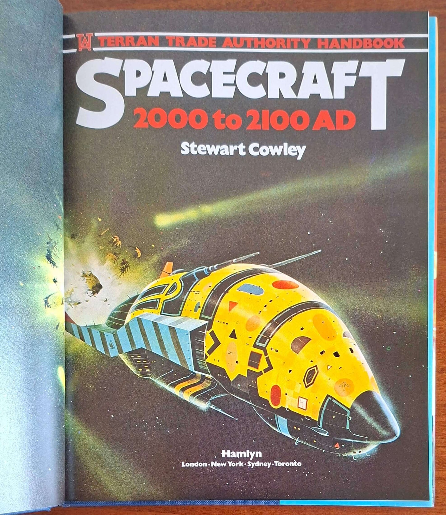 Spacecraft 2000 to 2100 AD - Stewart Cowley - The Hamlin Publishing Group