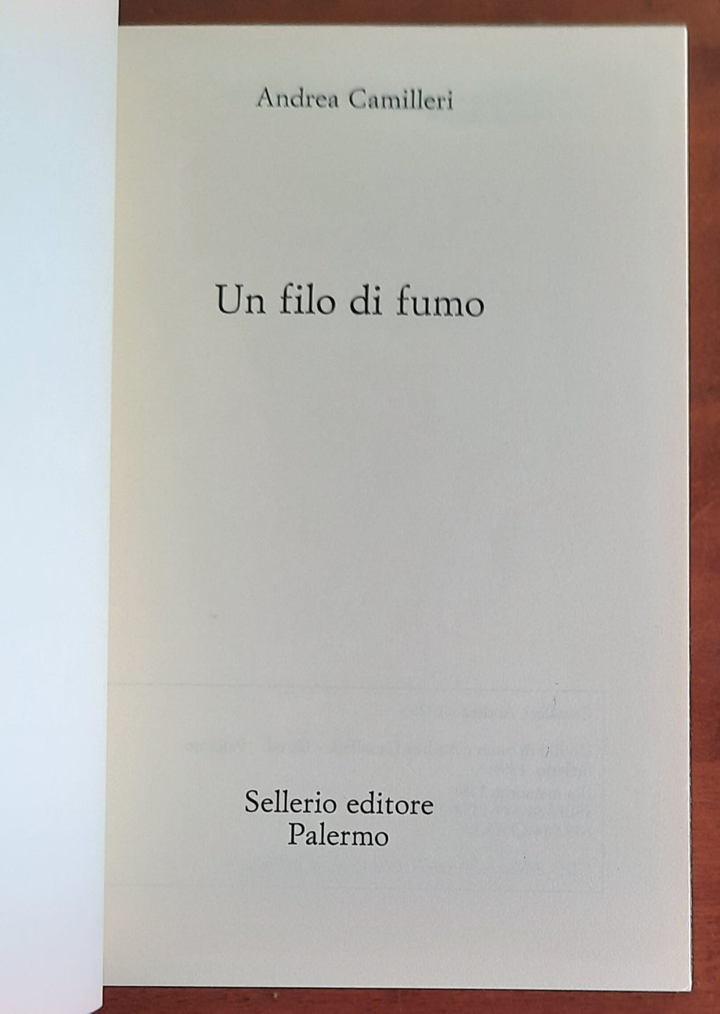 Un filo di fumo - Andrea Camilleri - Libreria Biellese