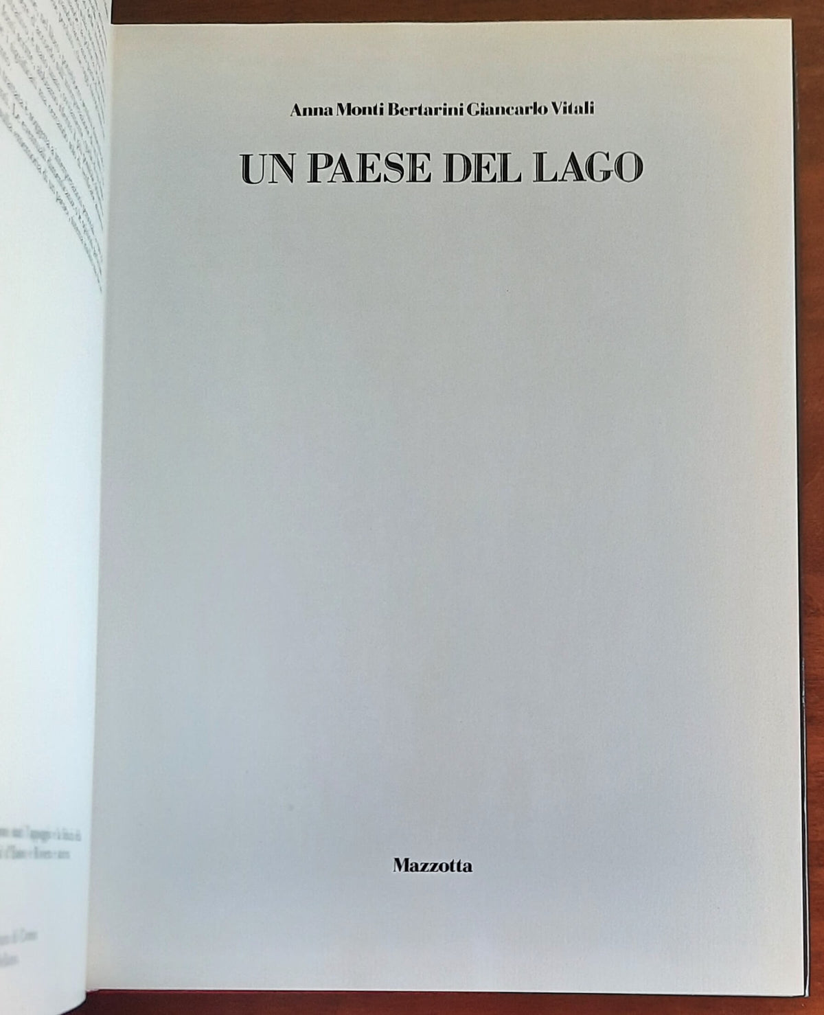 Un paese del lago (Bellano) - Nuove Edizioni Gabriele Mazzotta