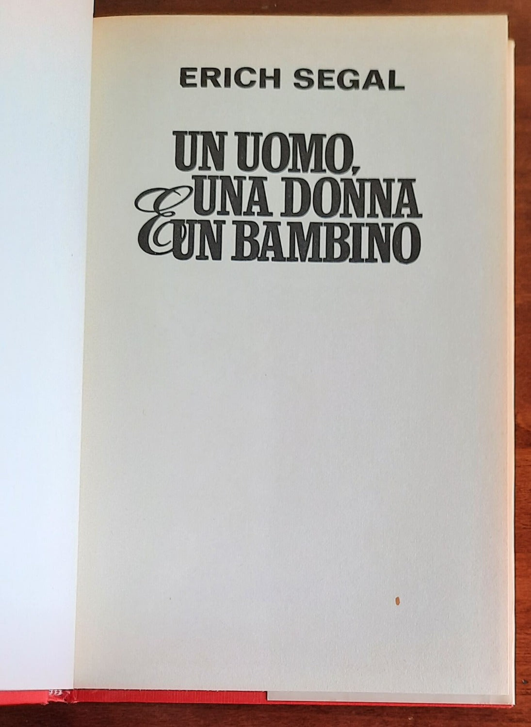 Un uomo, una donna e un bambino