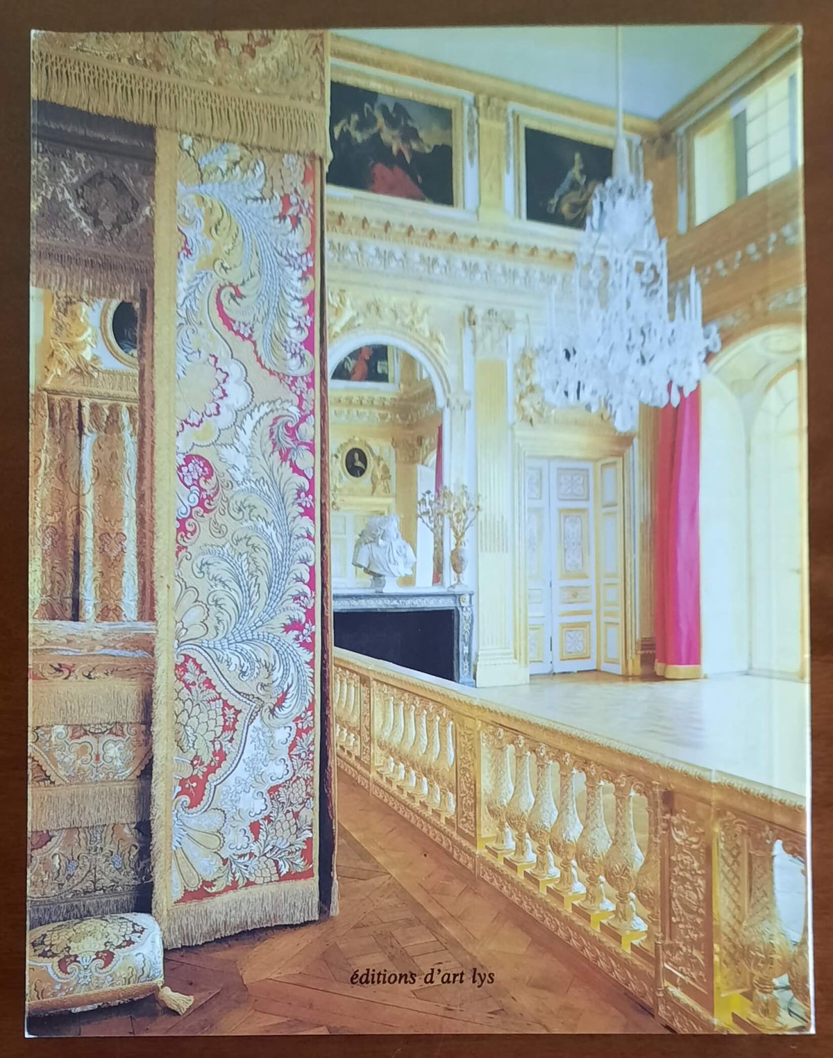 Versailles. Guida passeggiata per tutta la tenuta reale. Edizione italiana